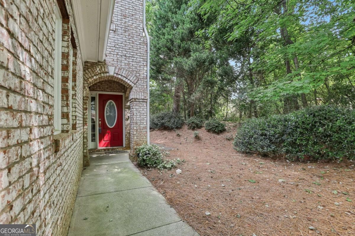 2 bedroom, 2.5 bathroom, 1,951 sq ft townhouse for sale at 3239 Tomeh Way, Tucker, GA 30084 — photo 2