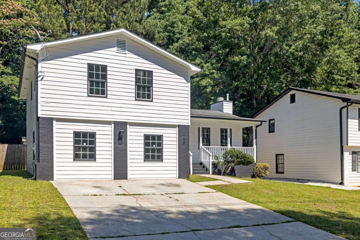 4 bedroom, 2.5 bathroom, 1,888 sq ft single family residence sold at 1258 Autumn Hill Lane, Stone Mountain, GA 30083
