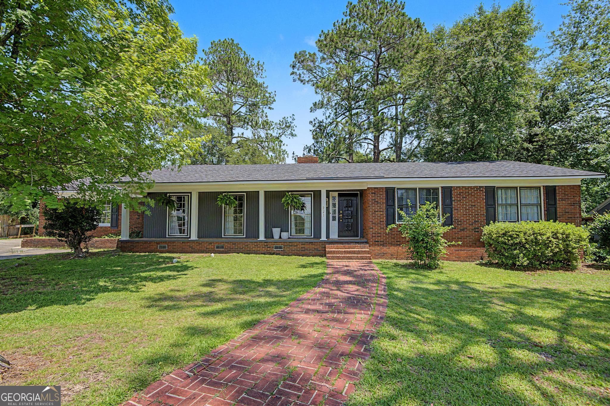 3 bedroom, 2 bathroom, 2,366 sq ft single family residence under contract at 221 S College Street, Metter, GA 30439