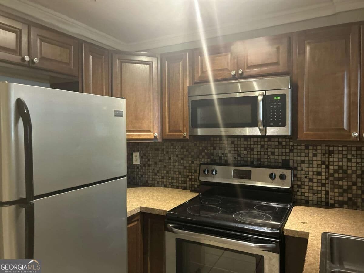 2 bedroom, 1 bathroom, 609 sq ft condominium for sale at 699 Argonne Avenue 3, Atlanta, GA 30308 — photo 7
