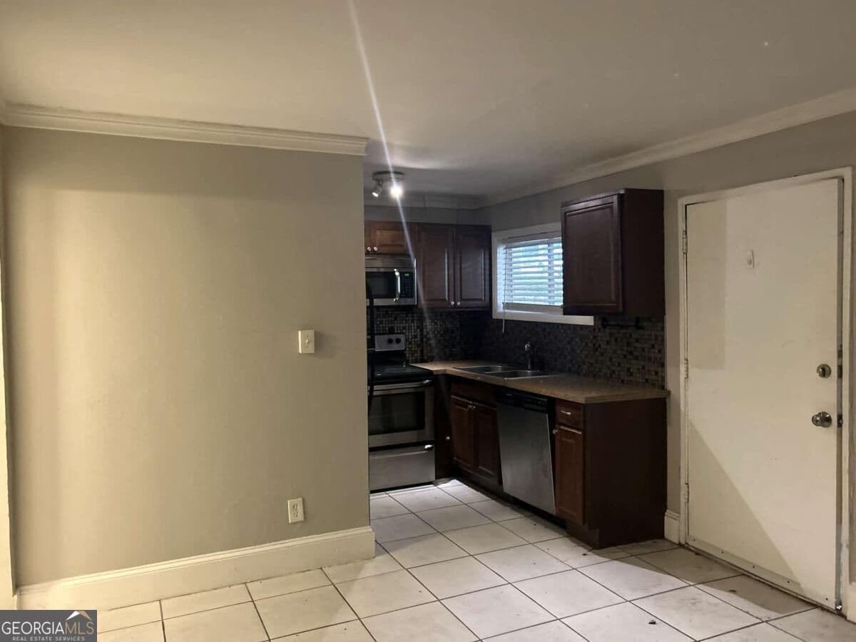 2 bedroom, 1 bathroom, 609 sq ft condominium for sale at 699 Argonne Avenue 3, Atlanta, GA 30308 — photo 5