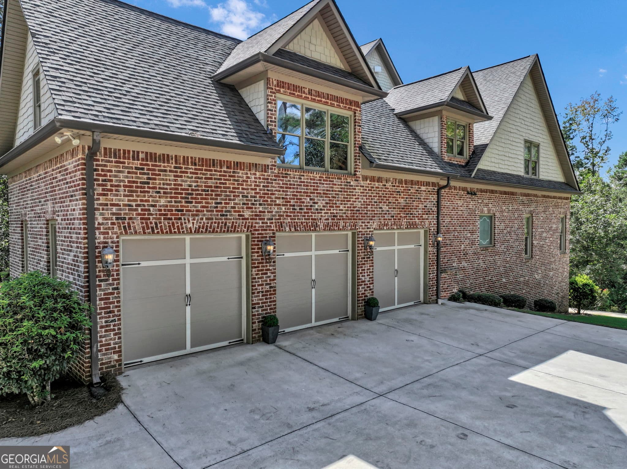 5 bedroom, 4 bathroom, 5,932 sq ft single family residence for sale at 238 Arbor Shores, Newnan, GA 30265 — photo 2
