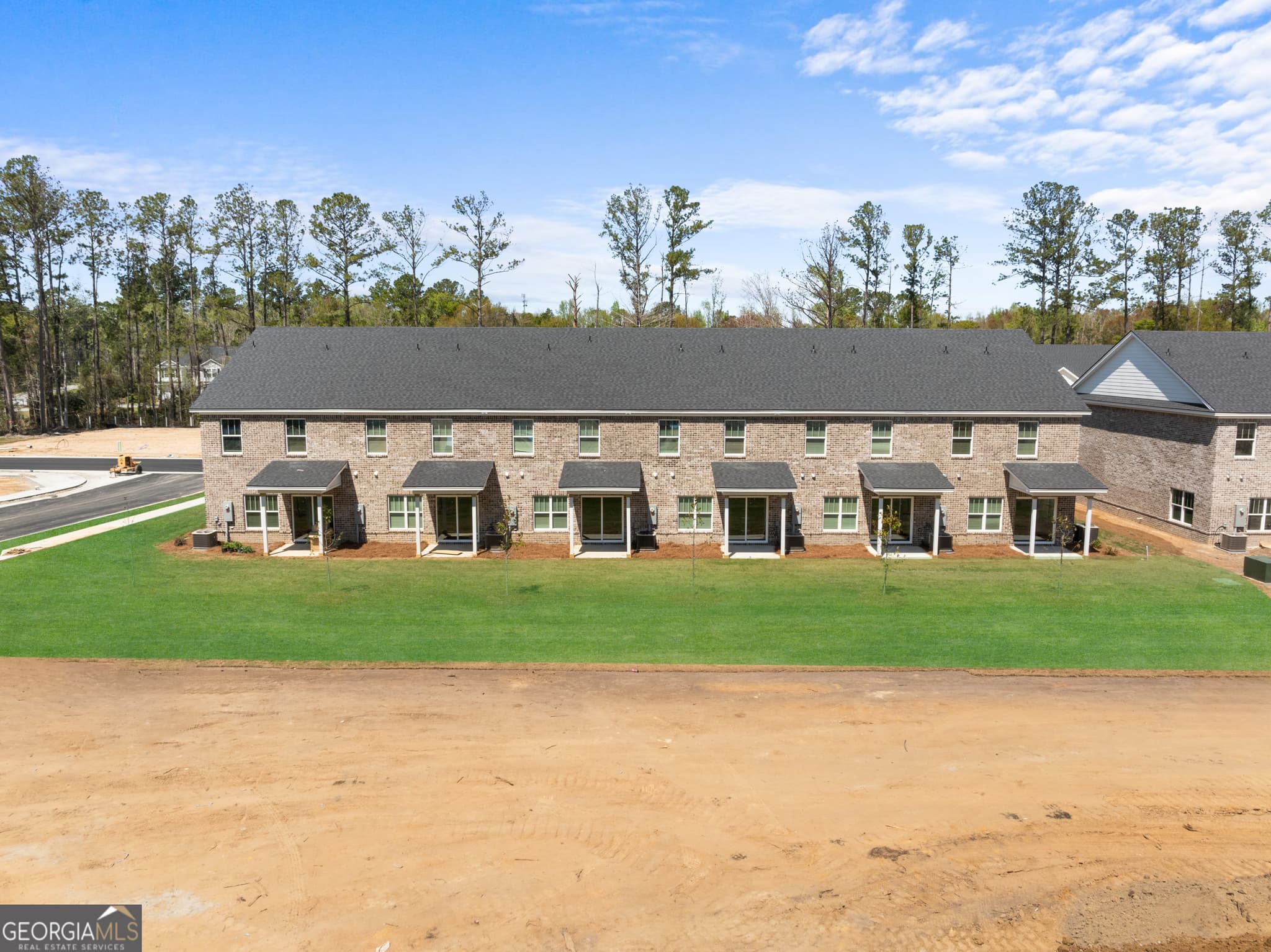 3 bedroom, 2.5 bathroom, 1,560 sq ft townhouse for rent at 37 Azalea Lane, Richmond Hill, GA 31324 for $1,950 a month — photo 6