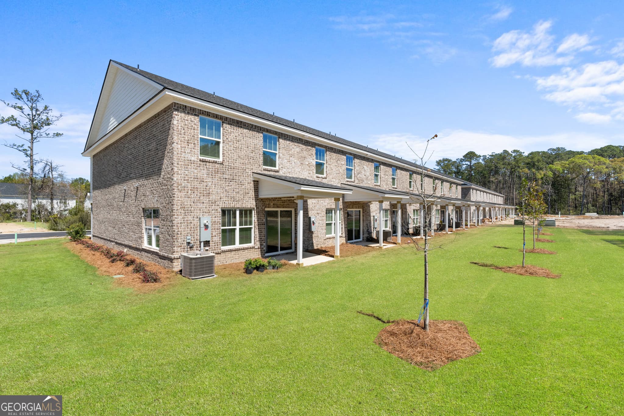 3 bedroom, 2.5 bathroom, 1,560 sq ft townhouse for rent at 37 Azalea Lane, Richmond Hill, GA 31324 for $1,950 a month — photo 8