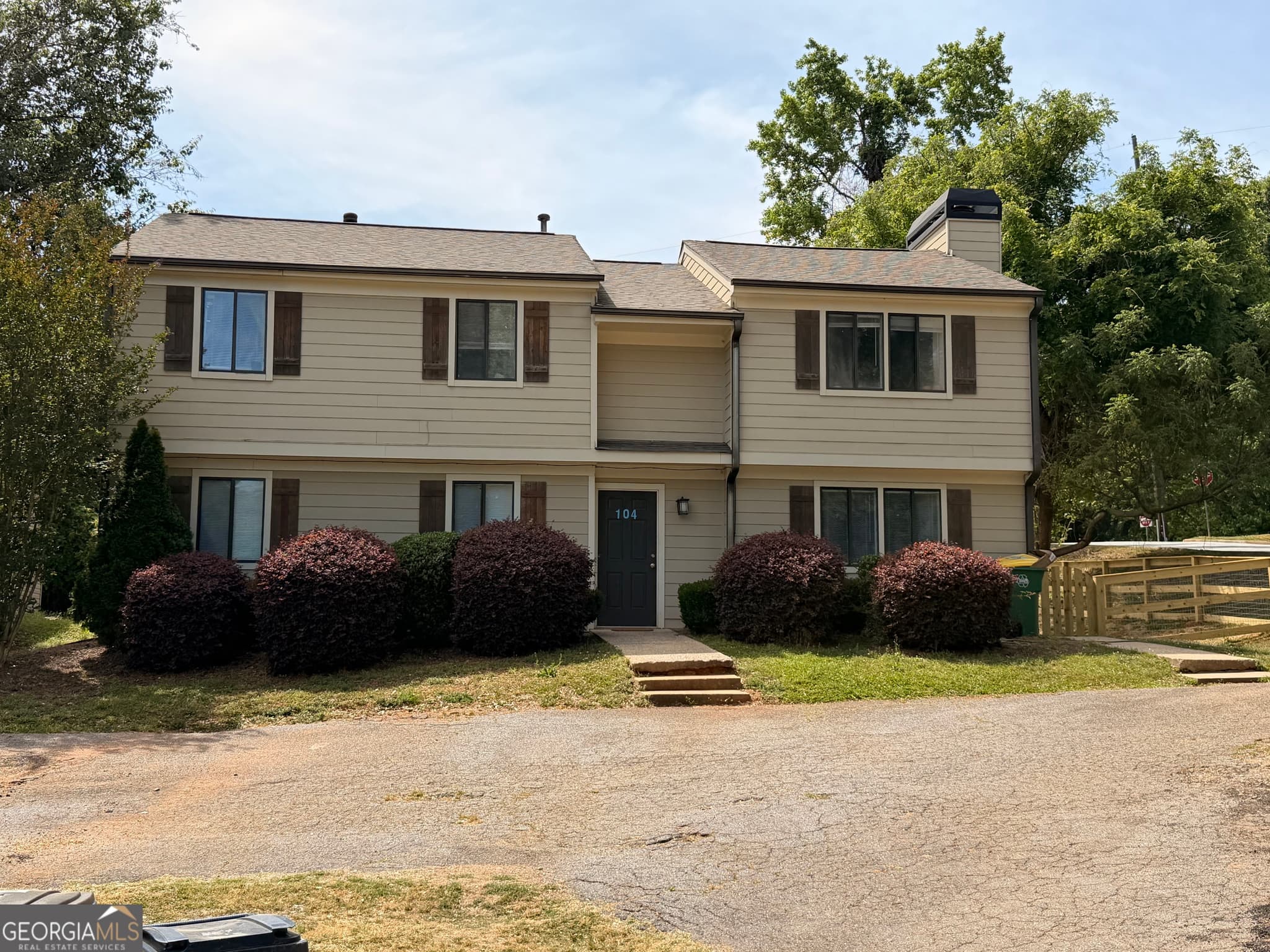 3 bedroom, 2 bathroom, 1,130 sq ft condominium for rent at 102 Welch Place, Athens, GA 30606 for $2,000 a month