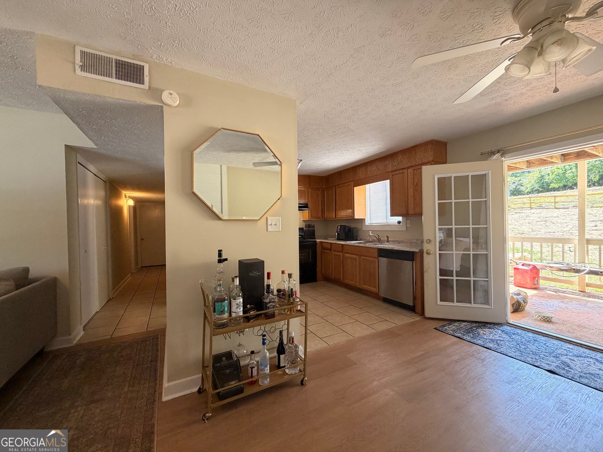 3 bedroom, 2 bathroom, 1,130 sq ft condominium for rent at 102 Welch Place, Athens, GA 30606 for $2,000 a month — photo 10