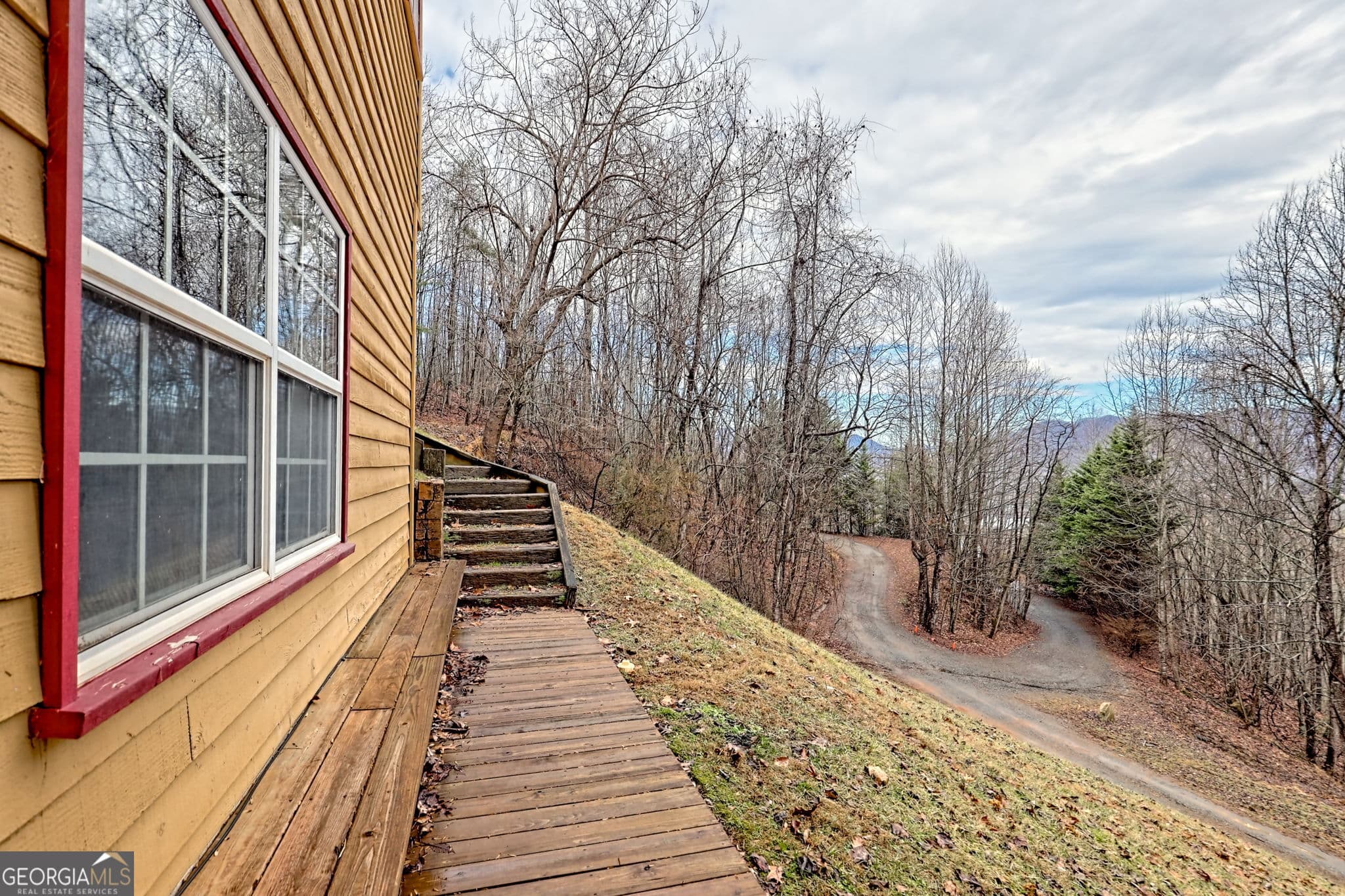 3 bedroom, 3.5 bathroom single family residence for sale at 162 Eagles View Valley, Hayesville, NC 28904 — photo 10
