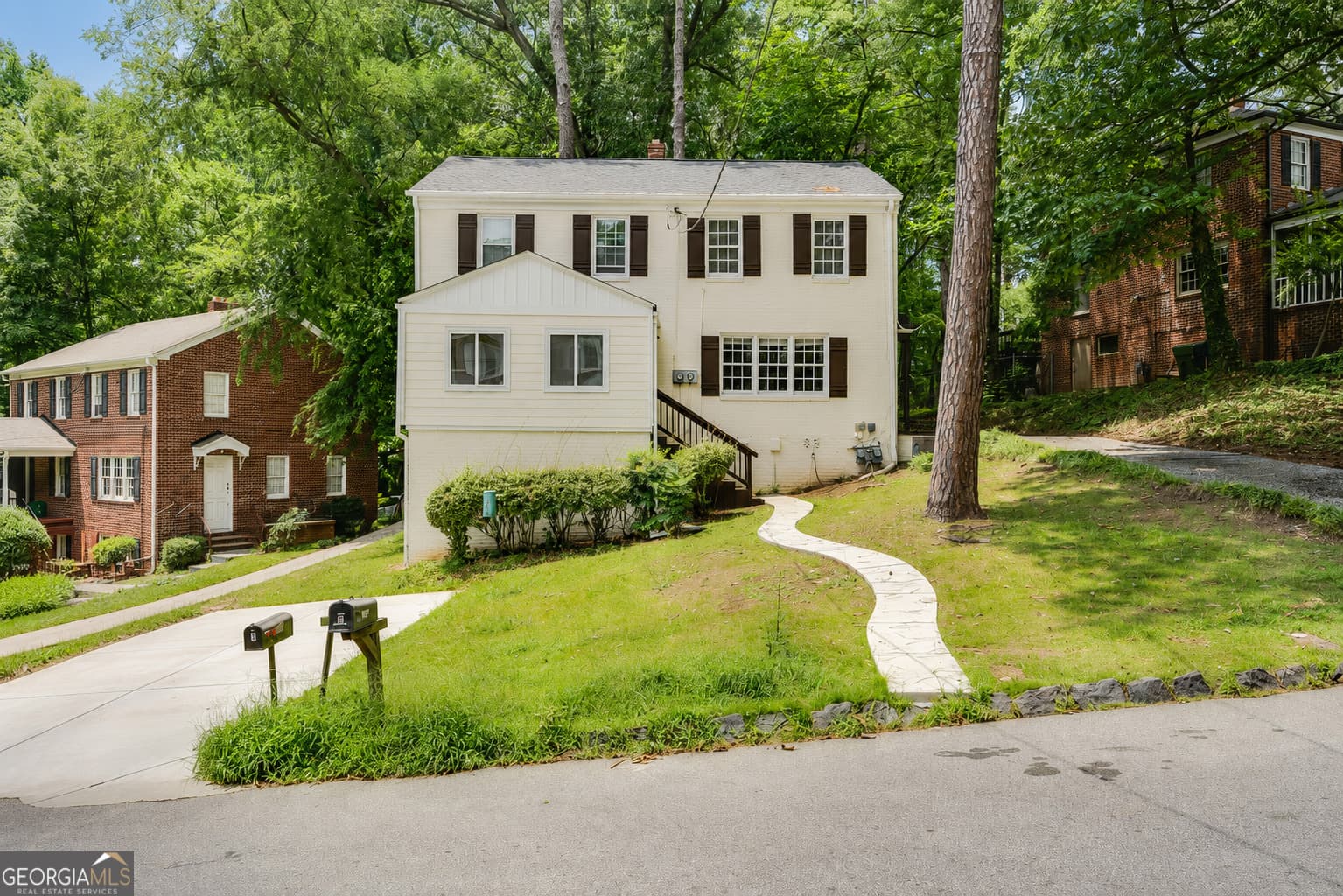 1 bedroom, 1 bathroom, 983 sq ft duplex for rent at 233 Kinsey Court C, Atlanta, GA 30305 for $1,500 a month — photo 1 of 18