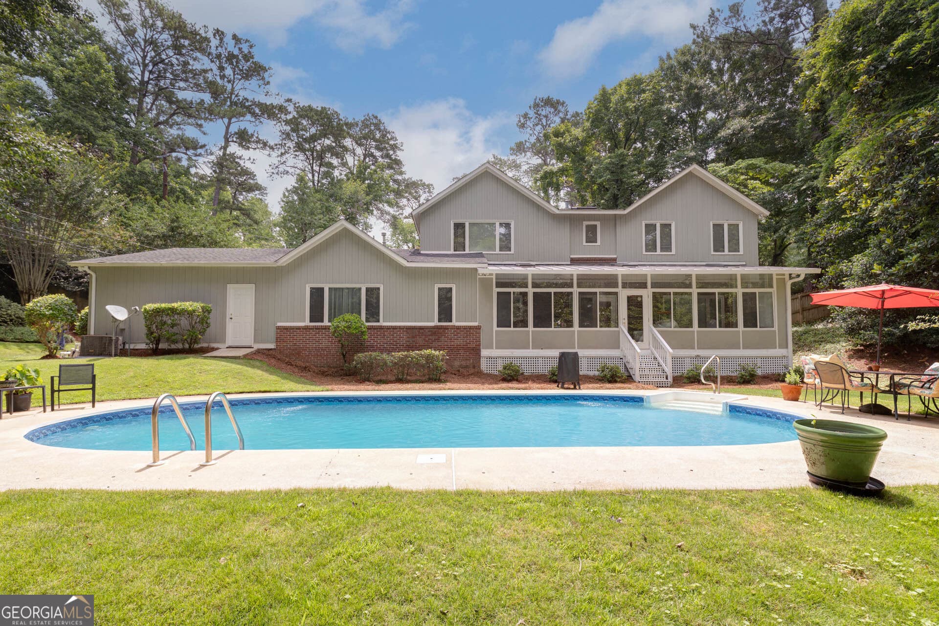 5 bedroom, 3 bathroom, 3,852 sq ft single family residence under contract at 101 Cascade Road, Columbus, GA 31904 — photo 2
