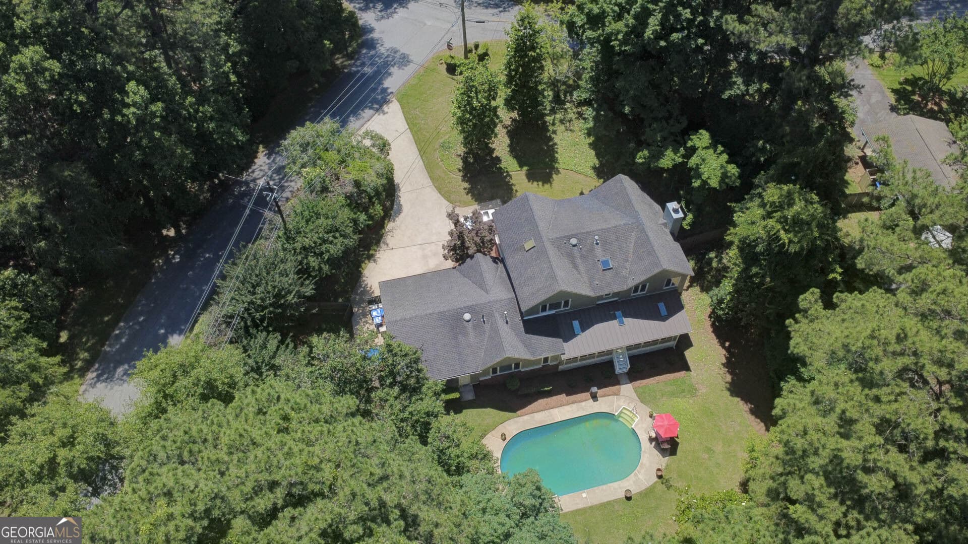 5 bedroom, 3 bathroom, 3,852 sq ft single family residence under contract at 101 Cascade Road, Columbus, GA 31904 — photo 3