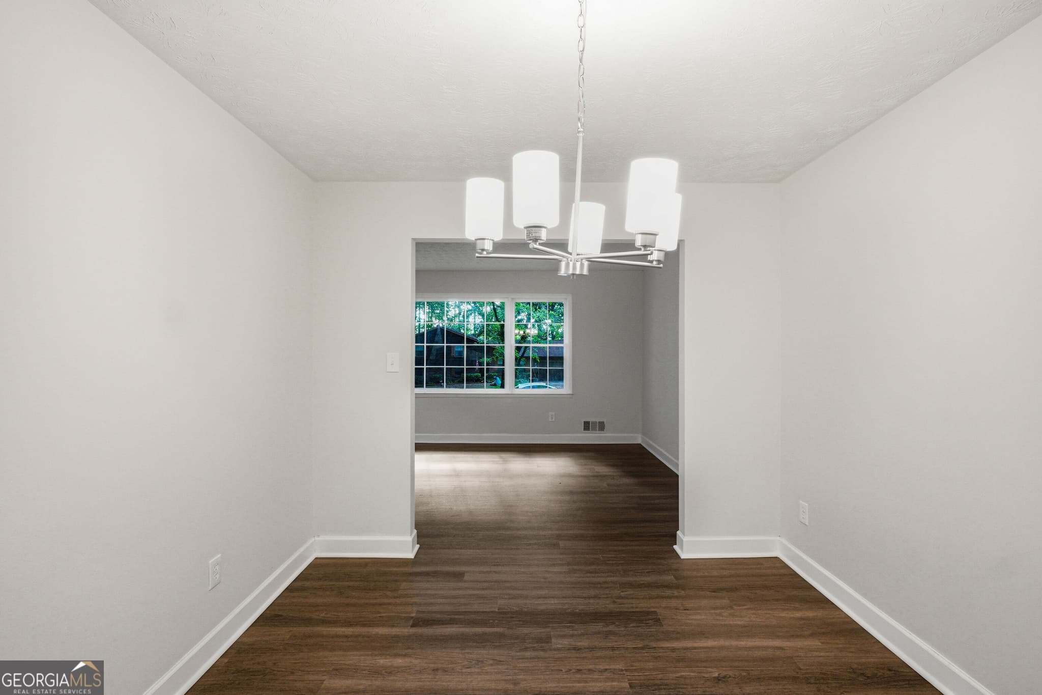 4 bedroom, 2 bathroom, 1,967 sq ft single family residence for sale at 7052 Lodgepole Drive, Morrow, GA 30260 — photo 7