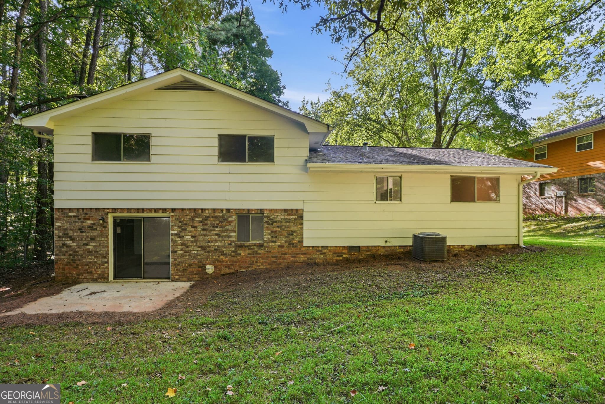 4 bedroom, 2 bathroom, 1,967 sq ft single family residence for sale at 7052 Lodgepole Drive, Morrow, GA 30260 — photo 5