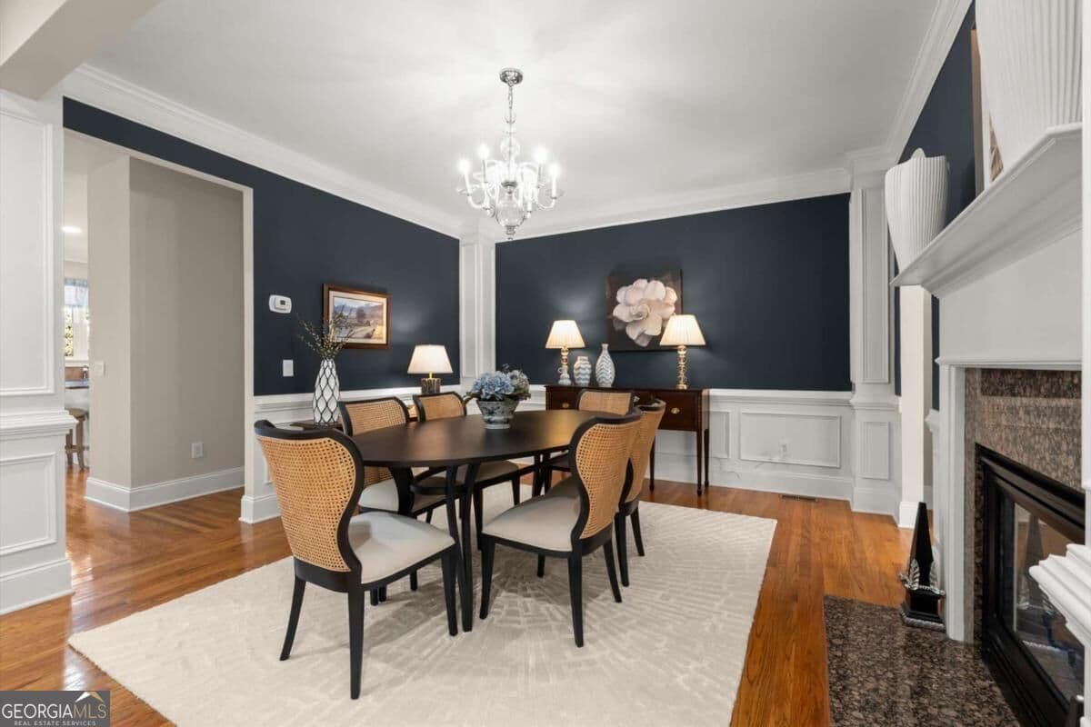 3 bedroom, 3.5 bathroom, 2,704 sq ft townhouse for sale at 184 Mystic Court, Sandy Springs, GA 30342 — photo 8