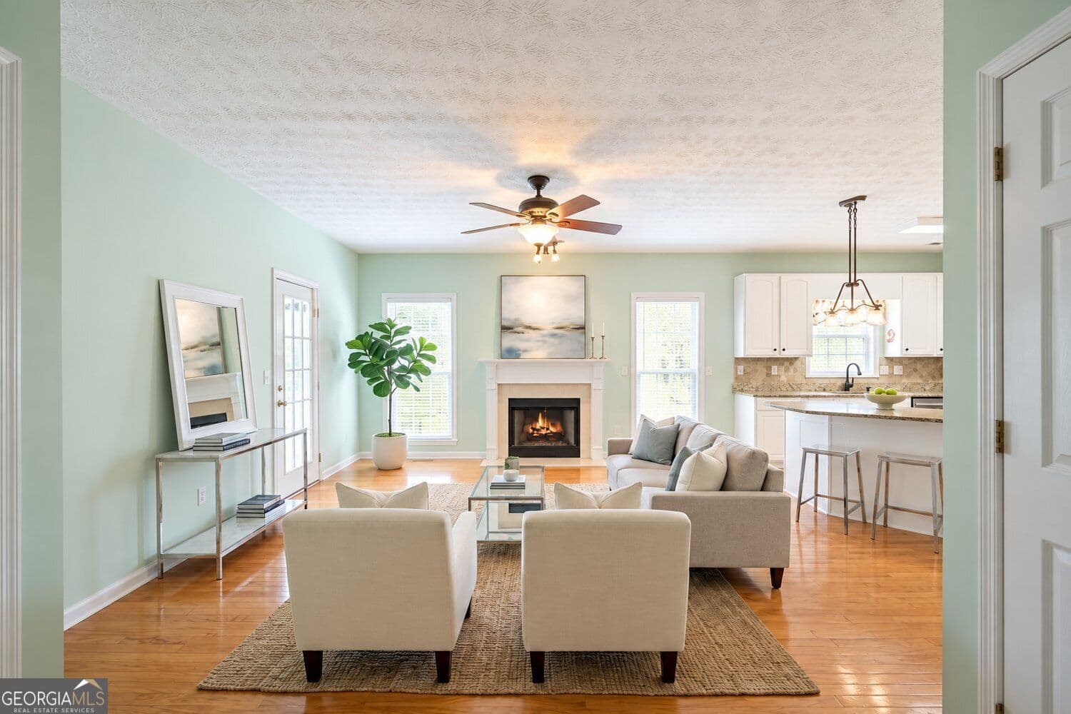 3 bedroom, 2 bathroom, 1,715 sq ft single family residence for sale at 905 Downyshire Drive, Lawrenceville, GA 30044 — photo 3