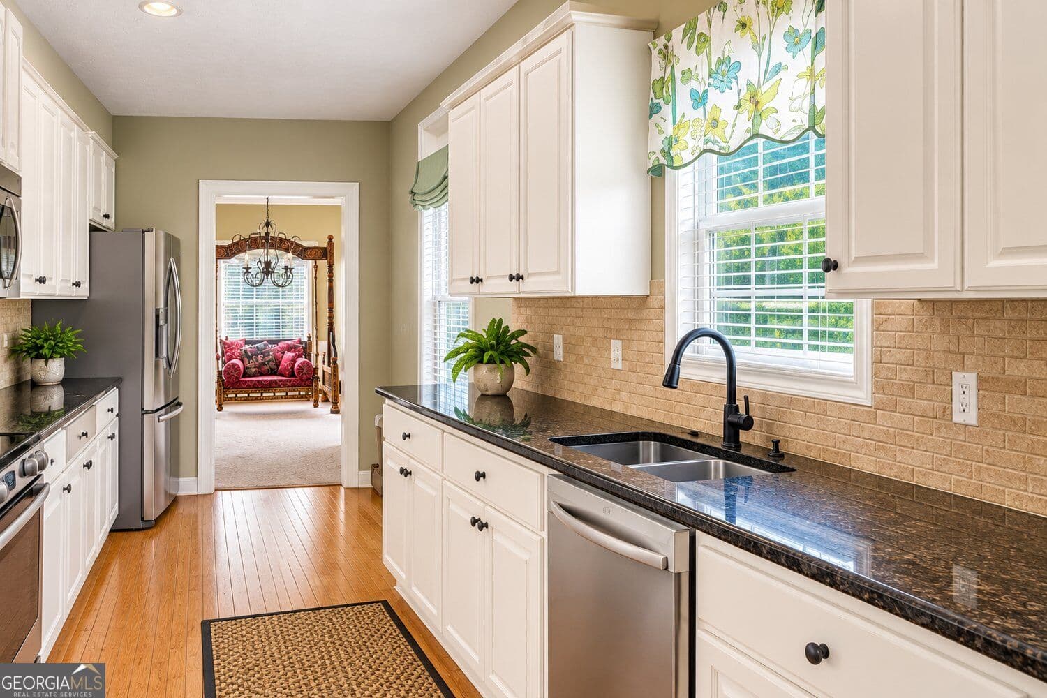 3 bedroom, 2 bathroom, 1,715 sq ft single family residence for sale at 905 Downyshire Drive, Lawrenceville, GA 30044 — photo 4