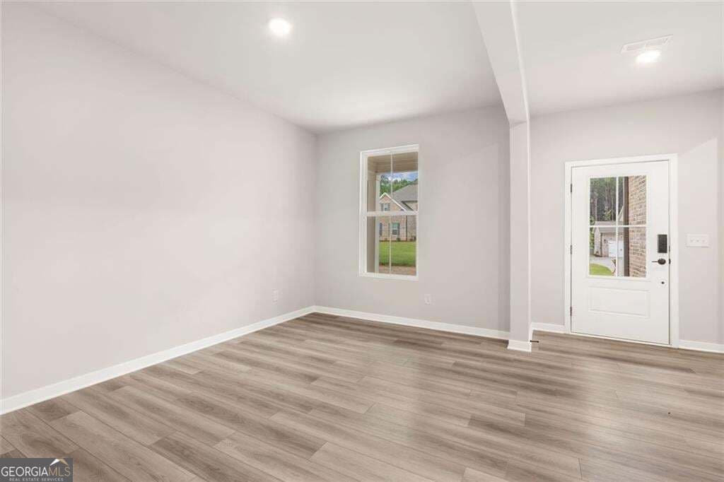 5 bedroom, 4 bathroom, 3,704 sq ft single family residence for sale at 405 Amberleaf Cove, Mcdonough, GA 30252 — photo 2