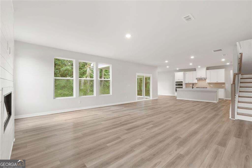 5 bedroom, 4 bathroom, 3,704 sq ft single family residence for sale at 405 Amberleaf Cove, Mcdonough, GA 30252 — photo 4