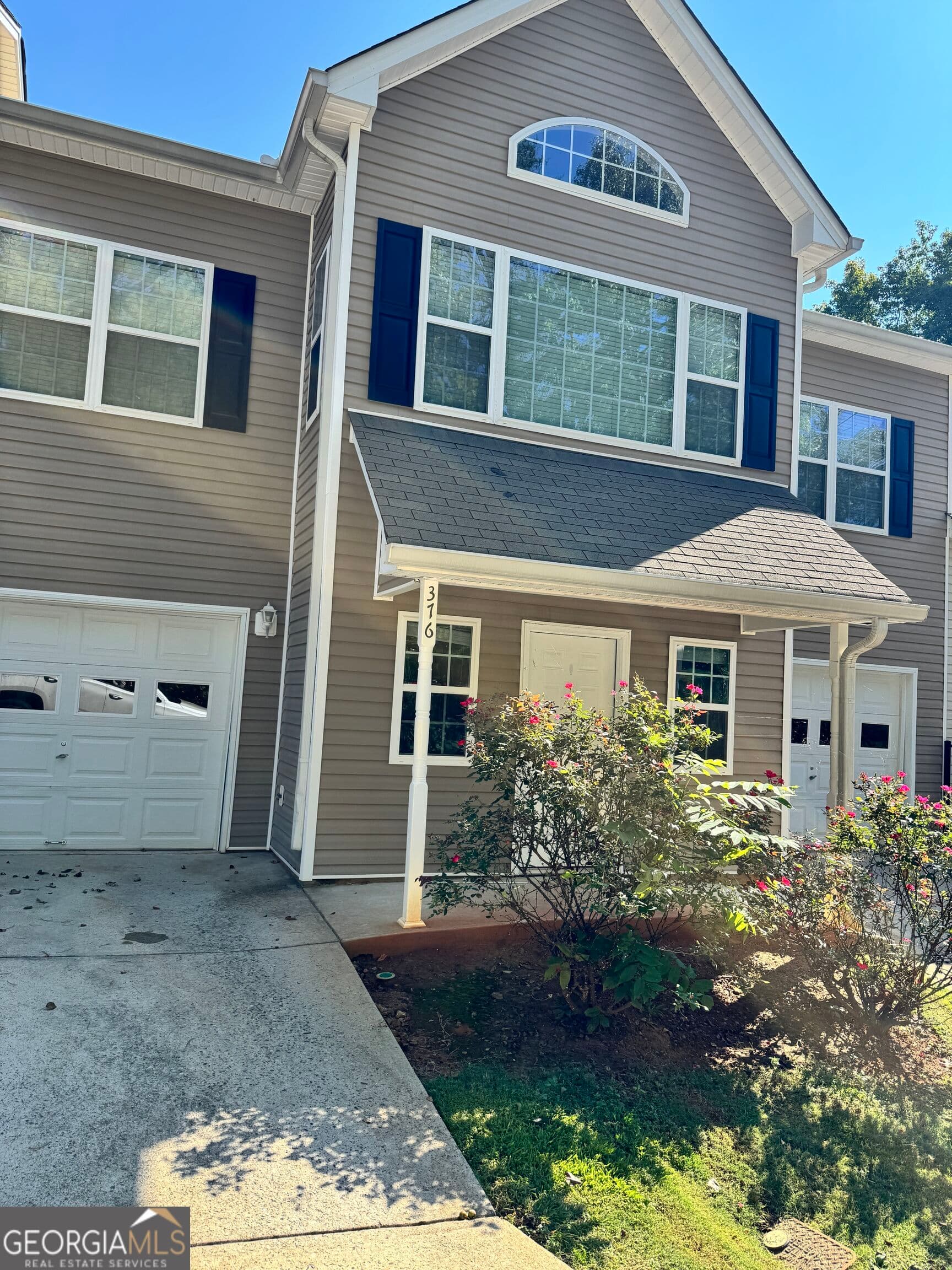 3 bedroom, 3 bathroom townhouse for rent at 376 Pointe Circle Bl 3, Dahlonega, GA 30533 for $2,000 a month — photo 2