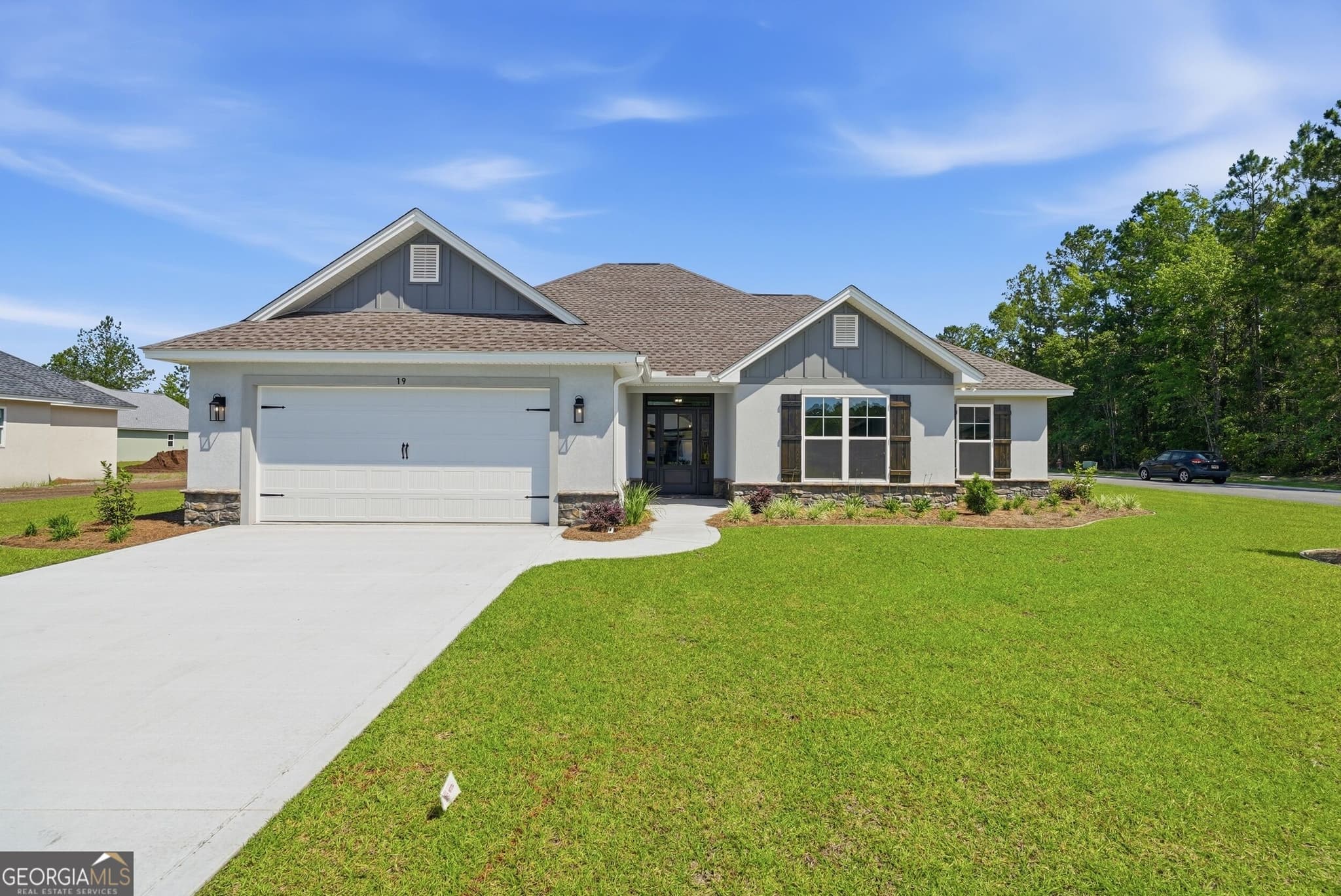 4 bedroom, 2.5 bathroom, 2,009 sq ft single family residence for sale at 19 Clover Mill Point, Brunswick, GA 31525 — photo 1 of 24
