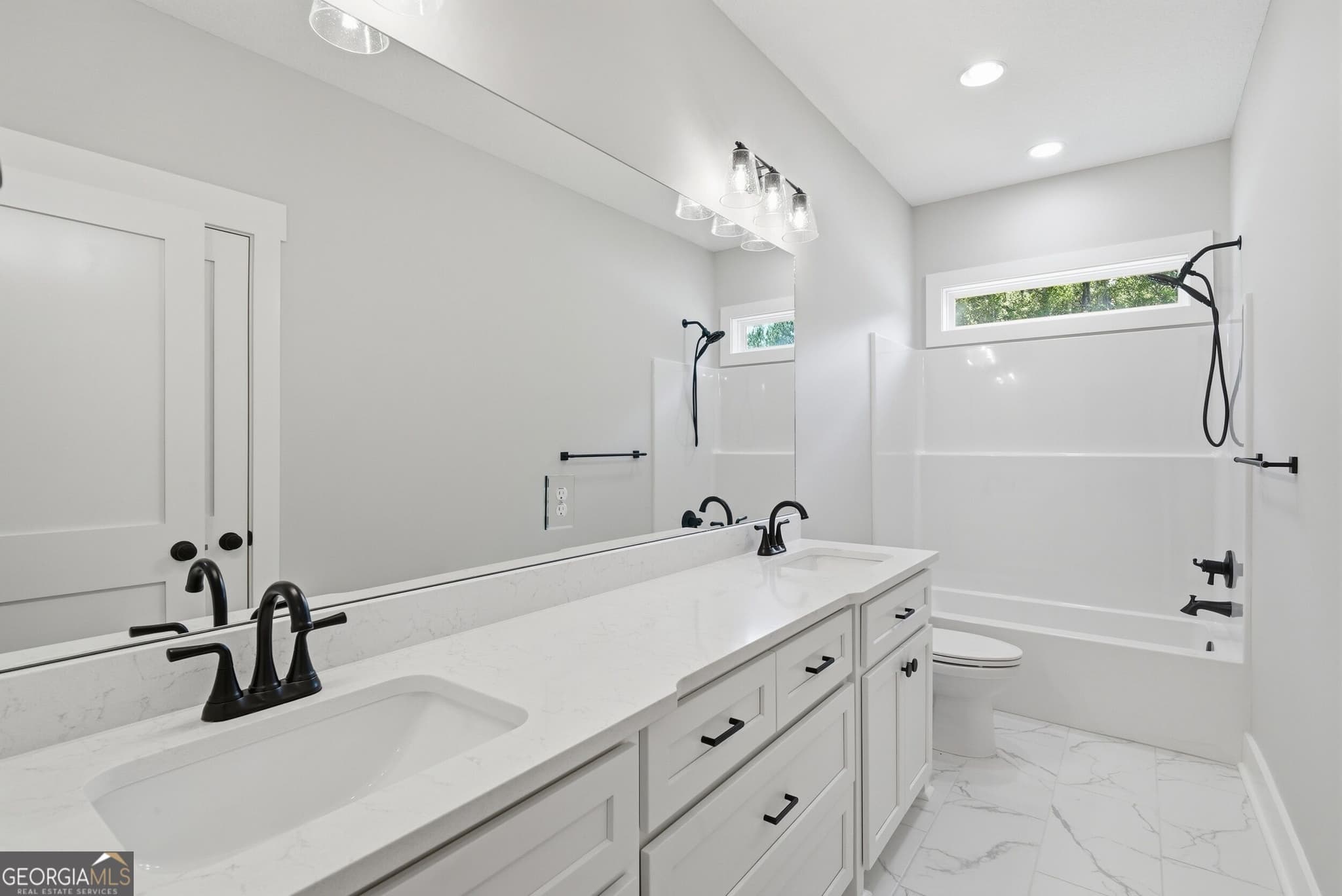 4 bedroom, 2.5 bathroom, 2,009 sq ft single family residence for sale at 19 Clover Mill Point, Brunswick, GA 31525 — photo 8