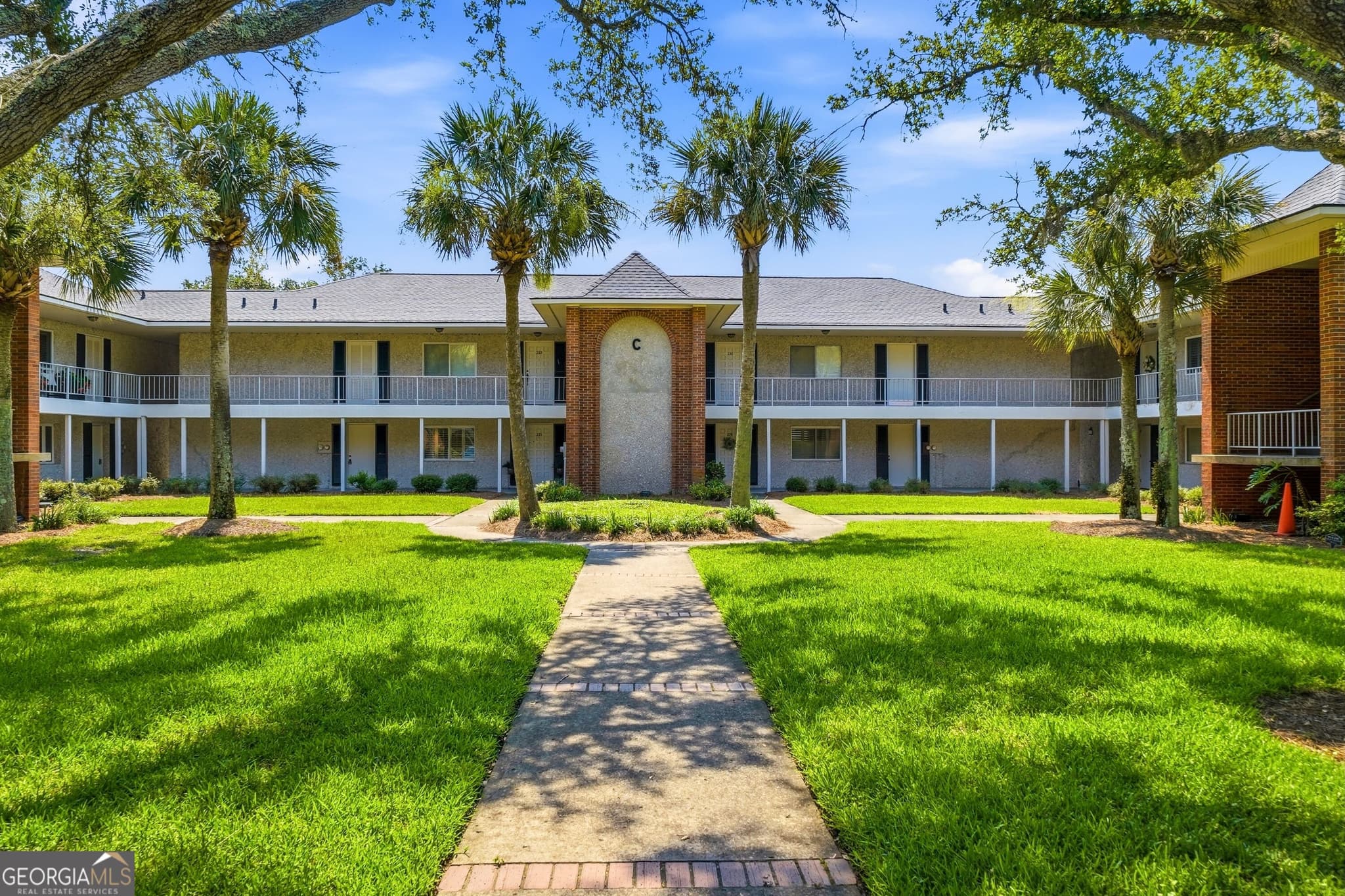 2 bedroom, 2 bathroom, 1,416 sq ft condominium for sale at 229 Sea Palms Colony, St. Simons, GA 31522 — photo 1 of 38