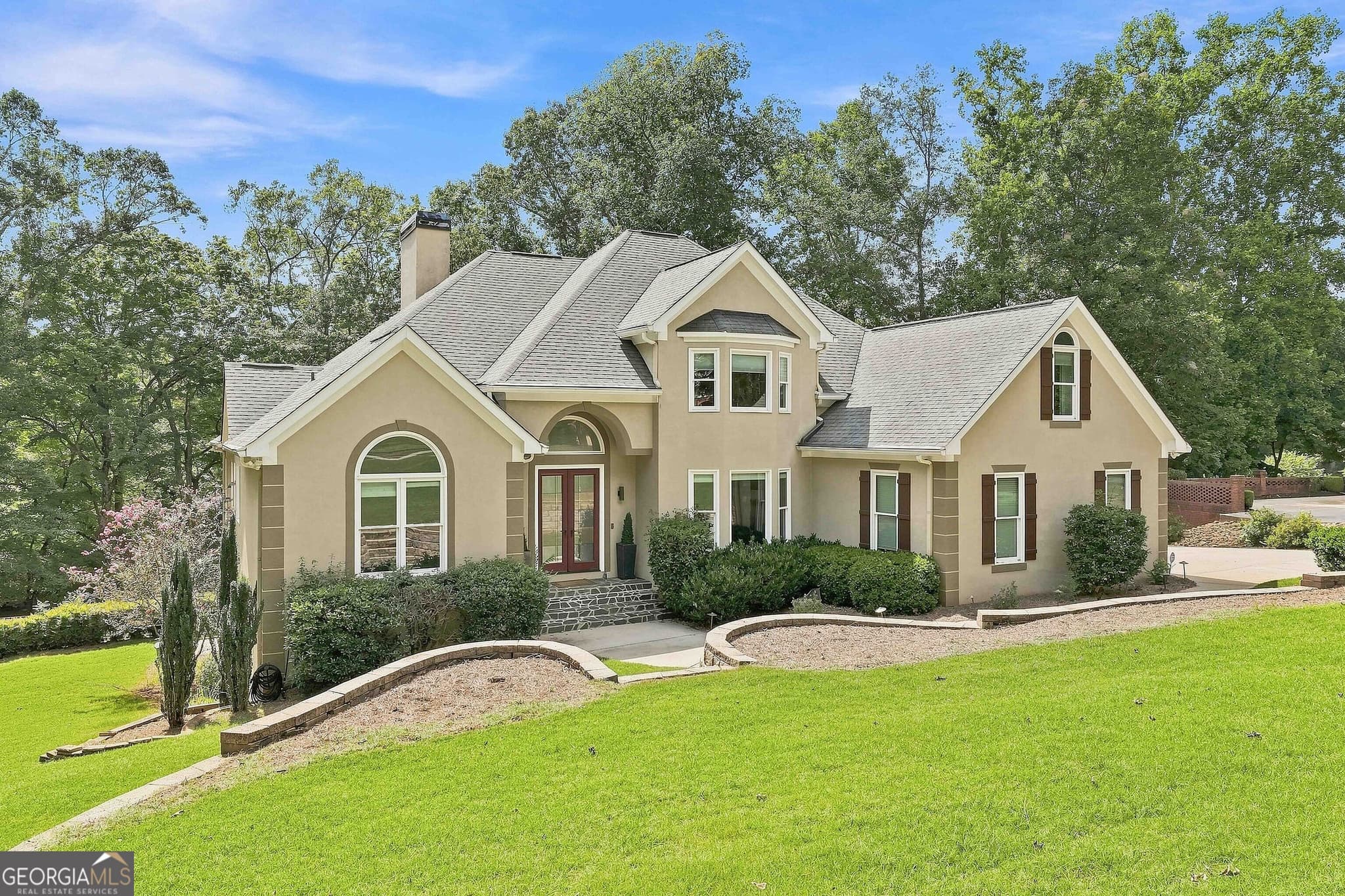 5 bedroom, 4.5 bathroom, 5,884 sq ft single family residence for sale at 265 Broadmoor Drive, Fayetteville, GA 30215 — photo 4