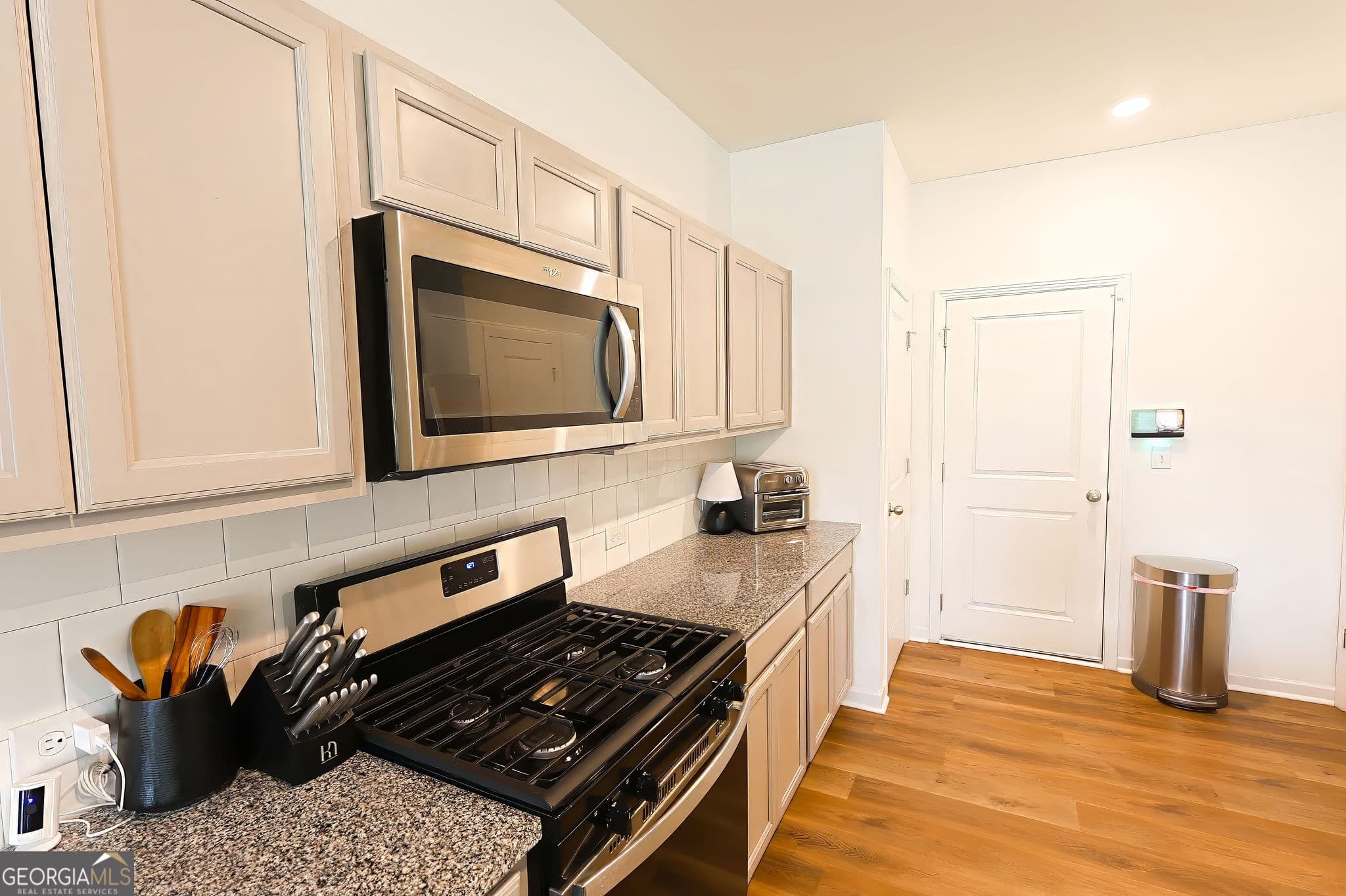 3 bedroom, 2.5 bathroom, 1,832 sq ft townhouse for sale at 5630 Flint Lane, Cumming, GA 30028 — photo 10