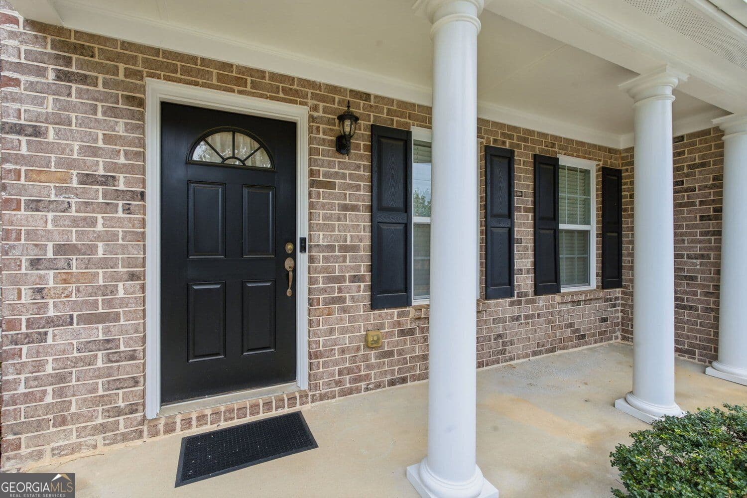 4 bedroom, 3 bathroom, 2,586 sq ft single family residence for sale at 6125 Mulberry Park Drive, Braselton, GA 30517 — photo 2