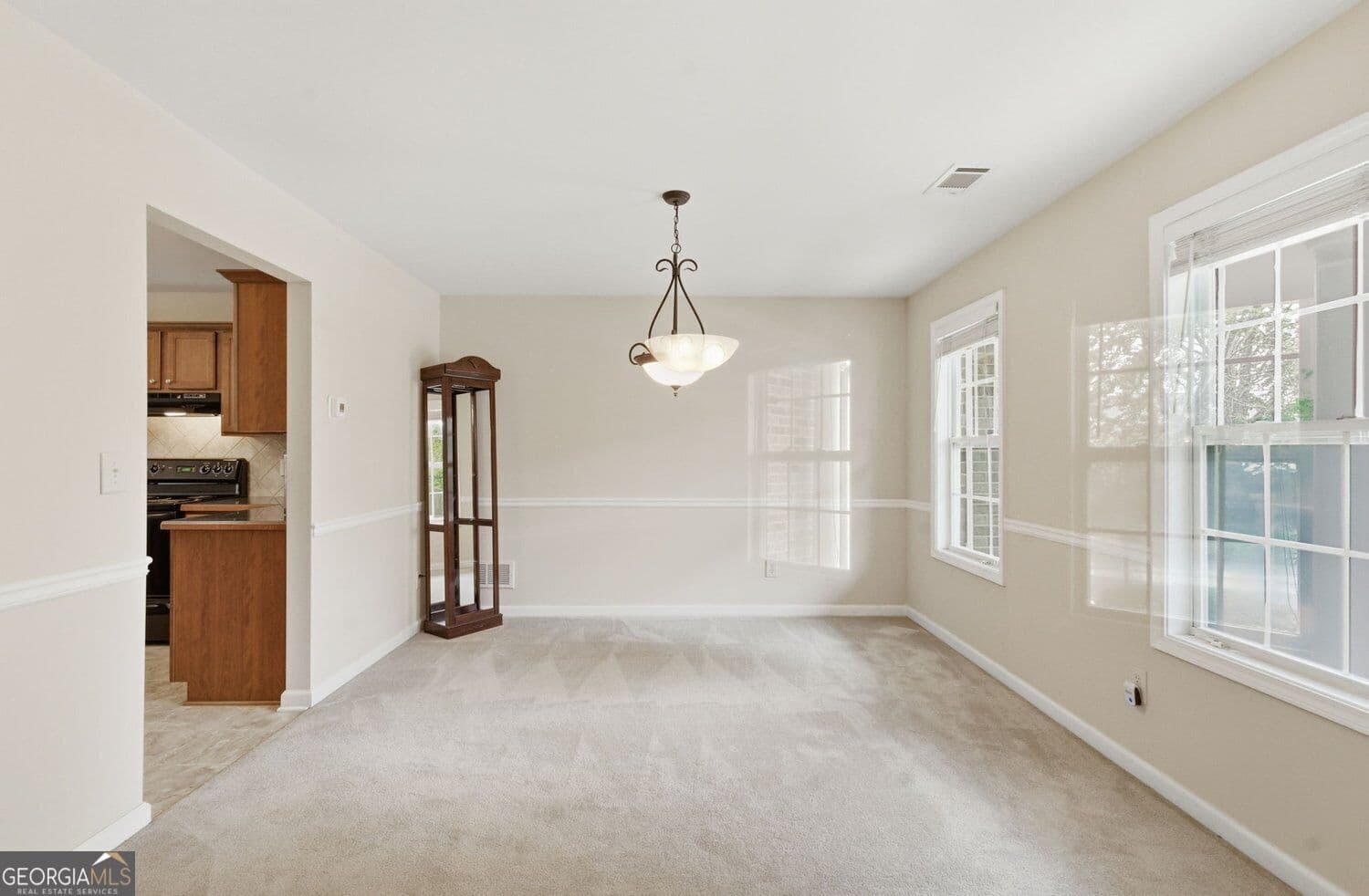 4 bedroom, 3 bathroom, 2,586 sq ft single family residence for sale at 6125 Mulberry Park Drive, Braselton, GA 30517 — photo 5