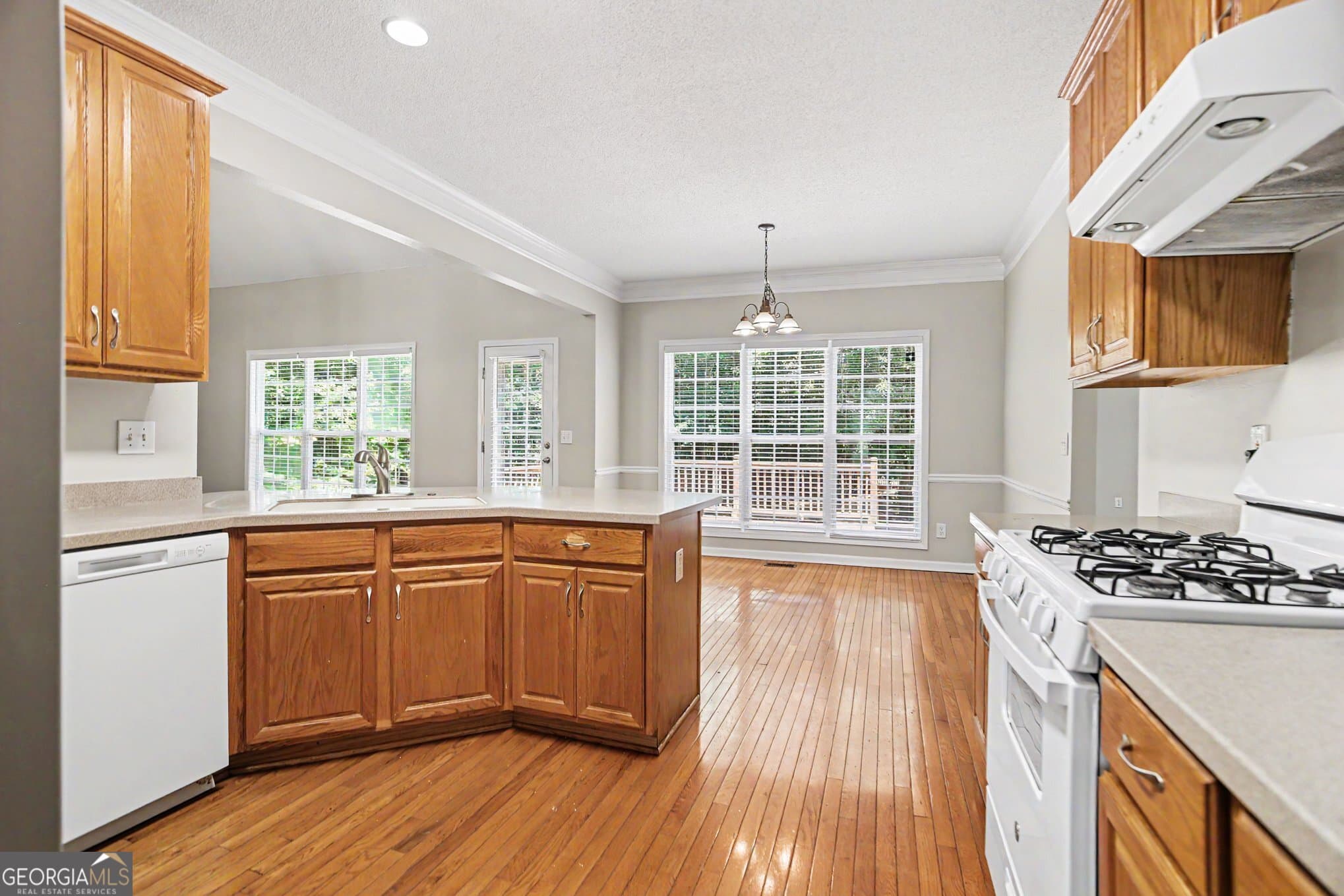 5 bedroom, 3.5 bathroom, 3,001 sq ft single family residence for sale at 165 Normandy Drive, Fayetteville, GA 30214 — photo 8