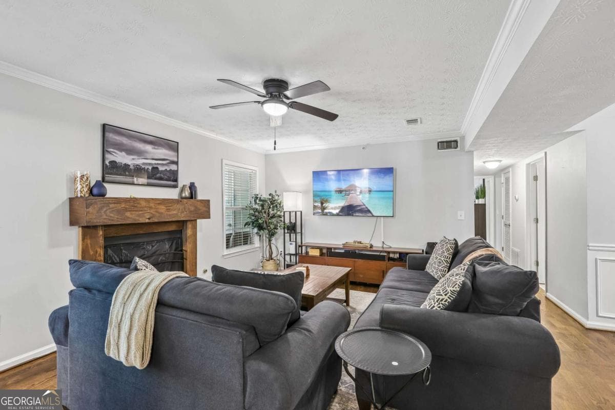 2 bedroom, 2 bathroom, 1,236 sq ft condominium for sale at 3940 Riverlook Parkway 101, Marietta, GA 30067 — photo 1 of 16