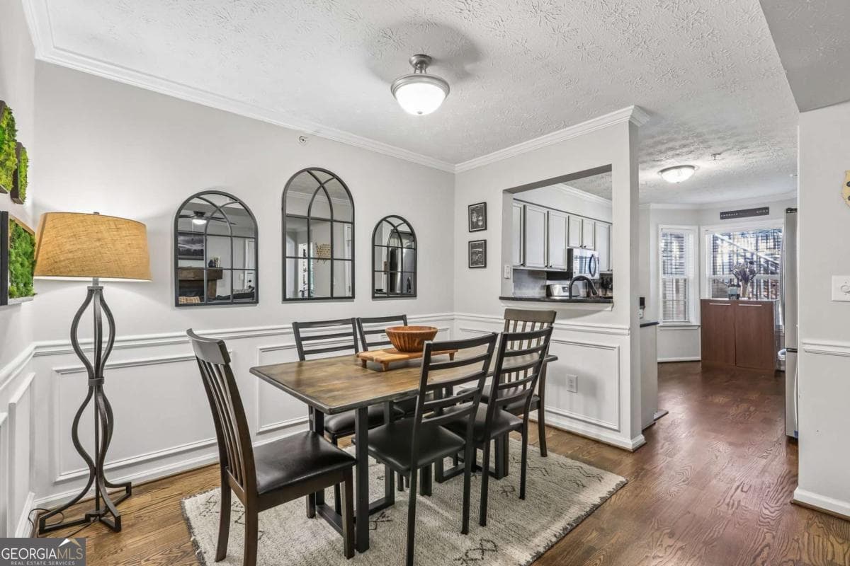 2 bedroom, 2 bathroom, 1,236 sq ft condominium for sale at 3940 Riverlook Parkway 101, Marietta, GA 30067 — photo 4