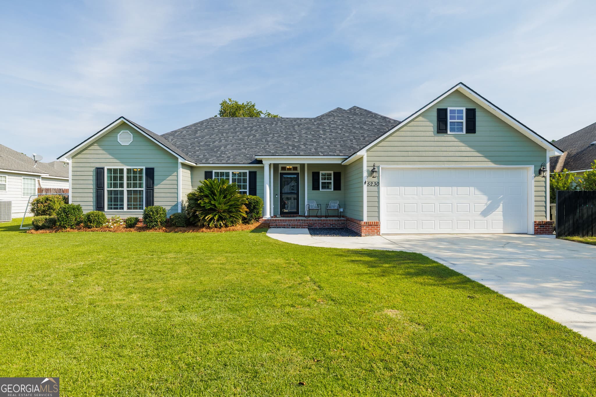 4 bedroom, 2 bathroom, 1,944 sq ft single family residence for sale at 5230 Carys Brook Drive, Hahira, GA 31632 — photo 2