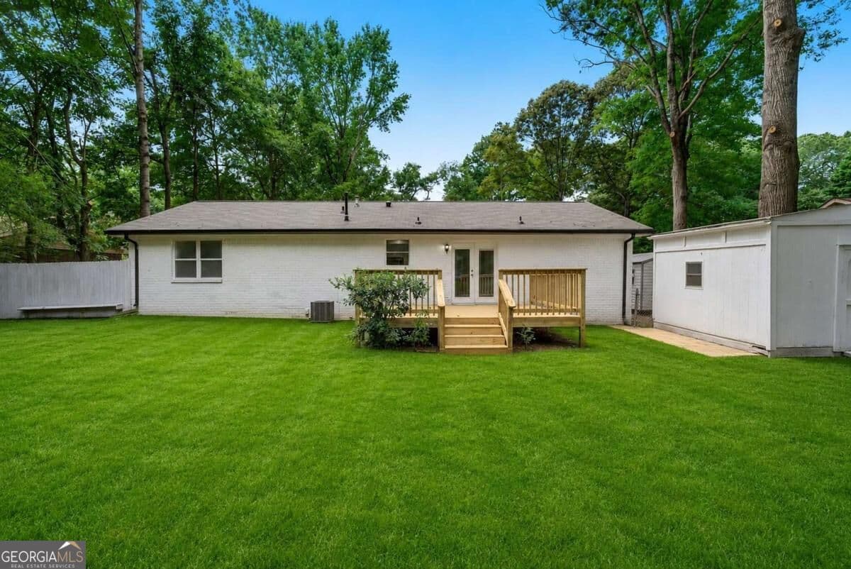 4 bedroom, 2 bathroom, 1,325 sq ft single family residence for sale at 125 Pleasant Valley Road, Mcdonough, GA 30253 — photo 3