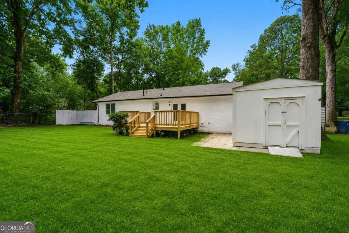 4 bedroom, 2 bathroom, 1,325 sq ft single family residence for sale at 125 Pleasant Valley Road, Mcdonough, GA 30253 — photo 4