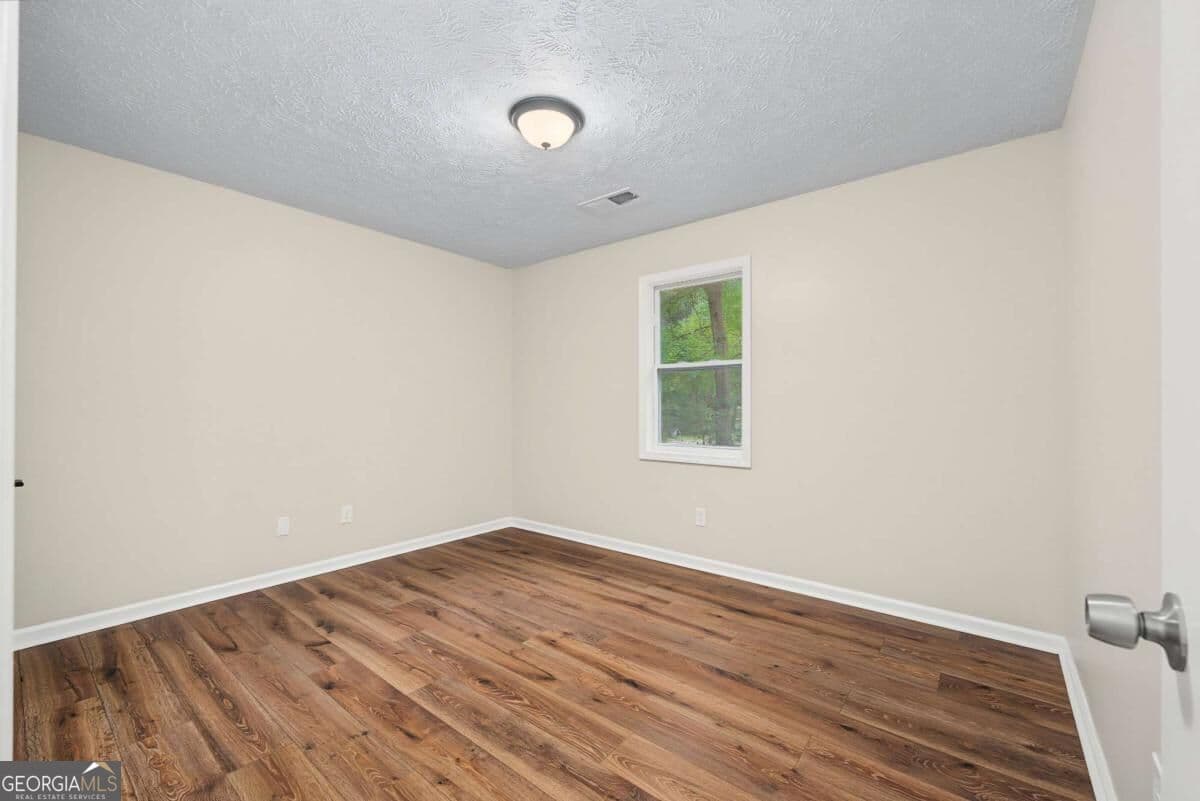 4 bedroom, 2 bathroom, 1,325 sq ft single family residence for sale at 125 Pleasant Valley Road, Mcdonough, GA 30253 — photo 8