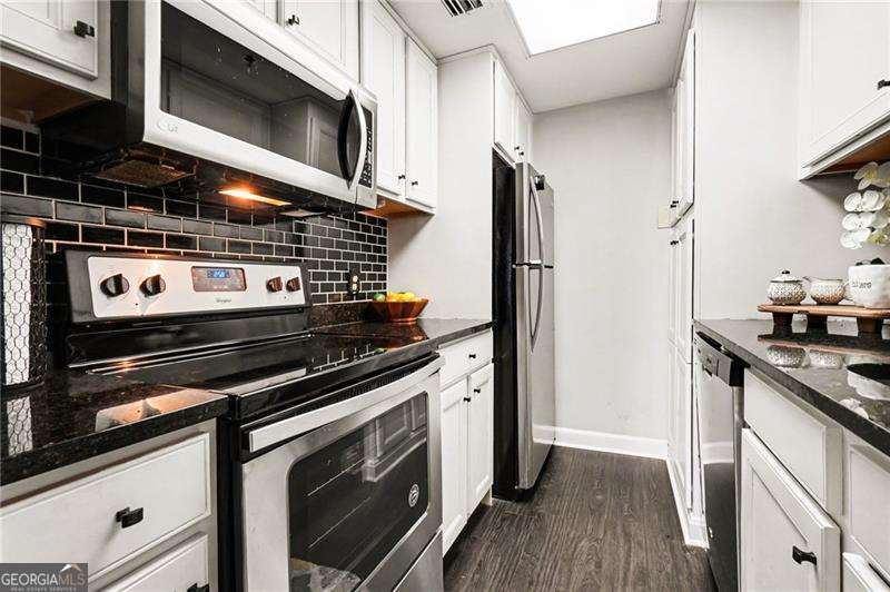 1 bedroom, 1 bathroom, 625 sq ft condominium for sale at 1280 W Peachtree Street 1513, Atlanta, GA 30309 — photo 7