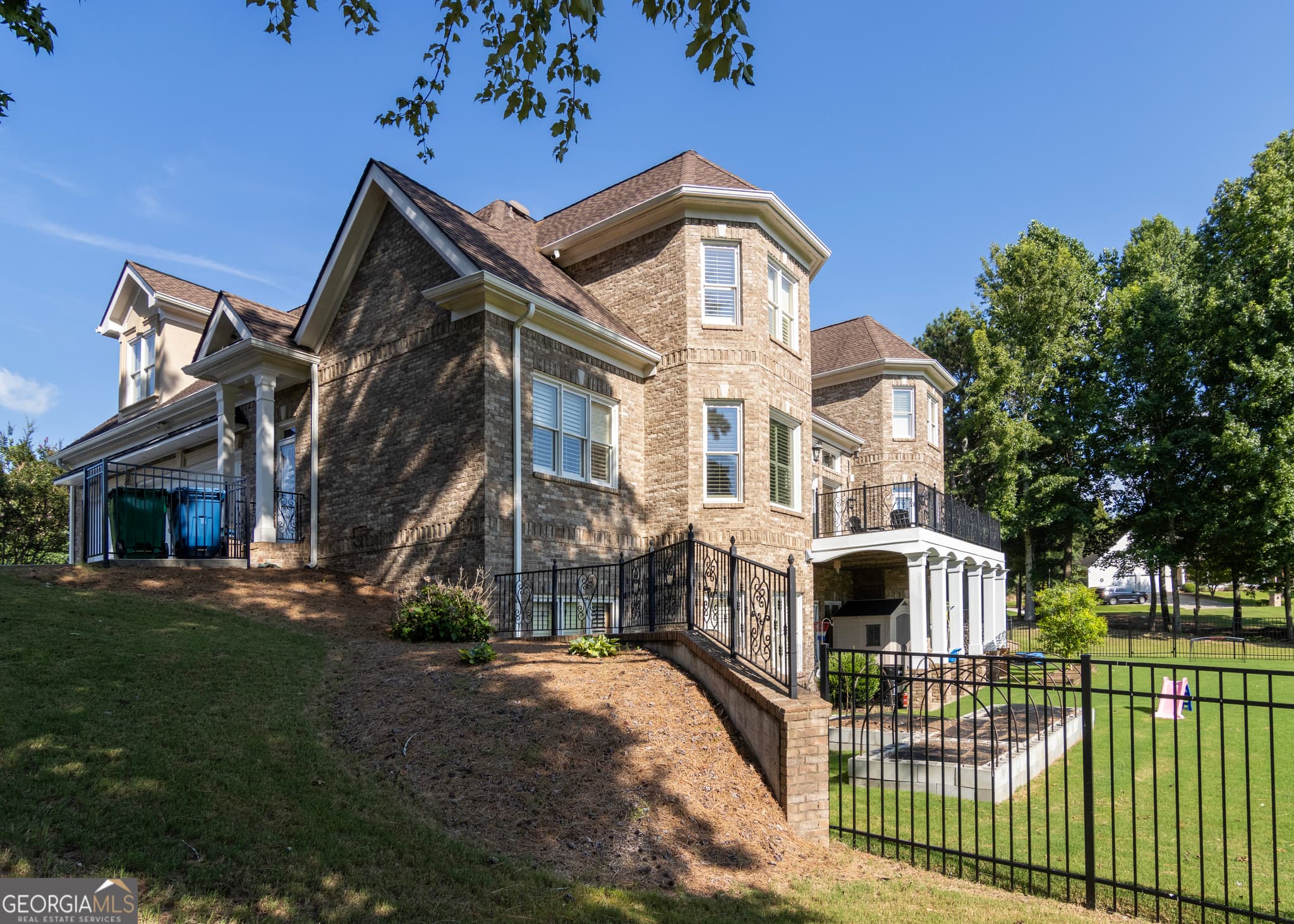 6 bedroom, 5 bathroom, 8,000 sq ft single family residence for sale at 105 Murfield Way, Carrollton, GA 30116 — photo 6