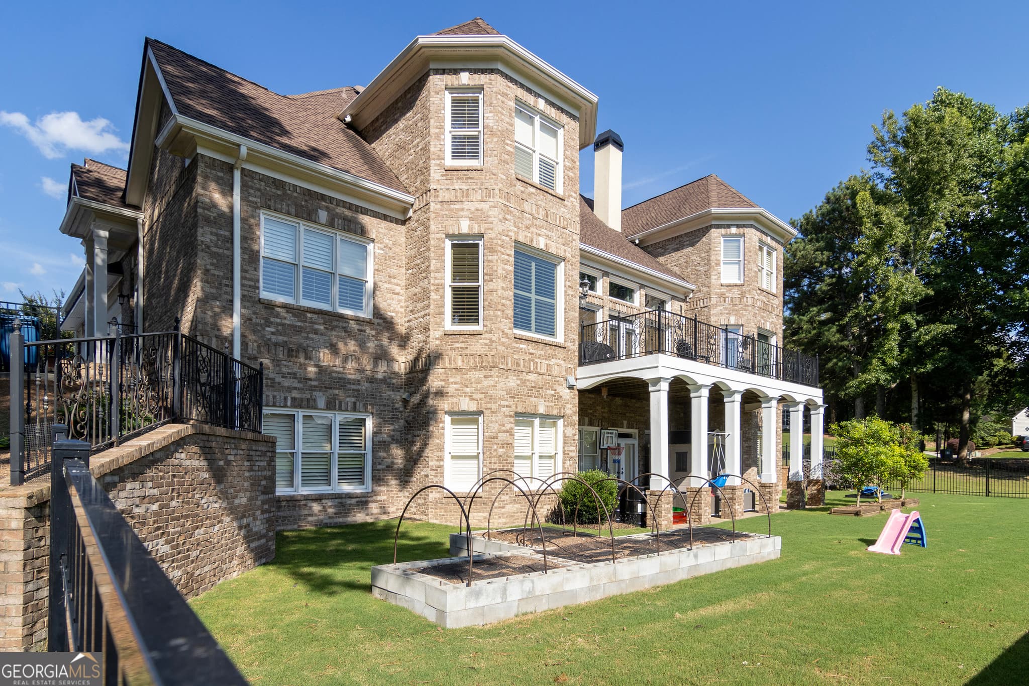 6 bedroom, 5 bathroom, 8,000 sq ft single family residence for sale at 105 Murfield Way, Carrollton, GA 30116 — photo 7