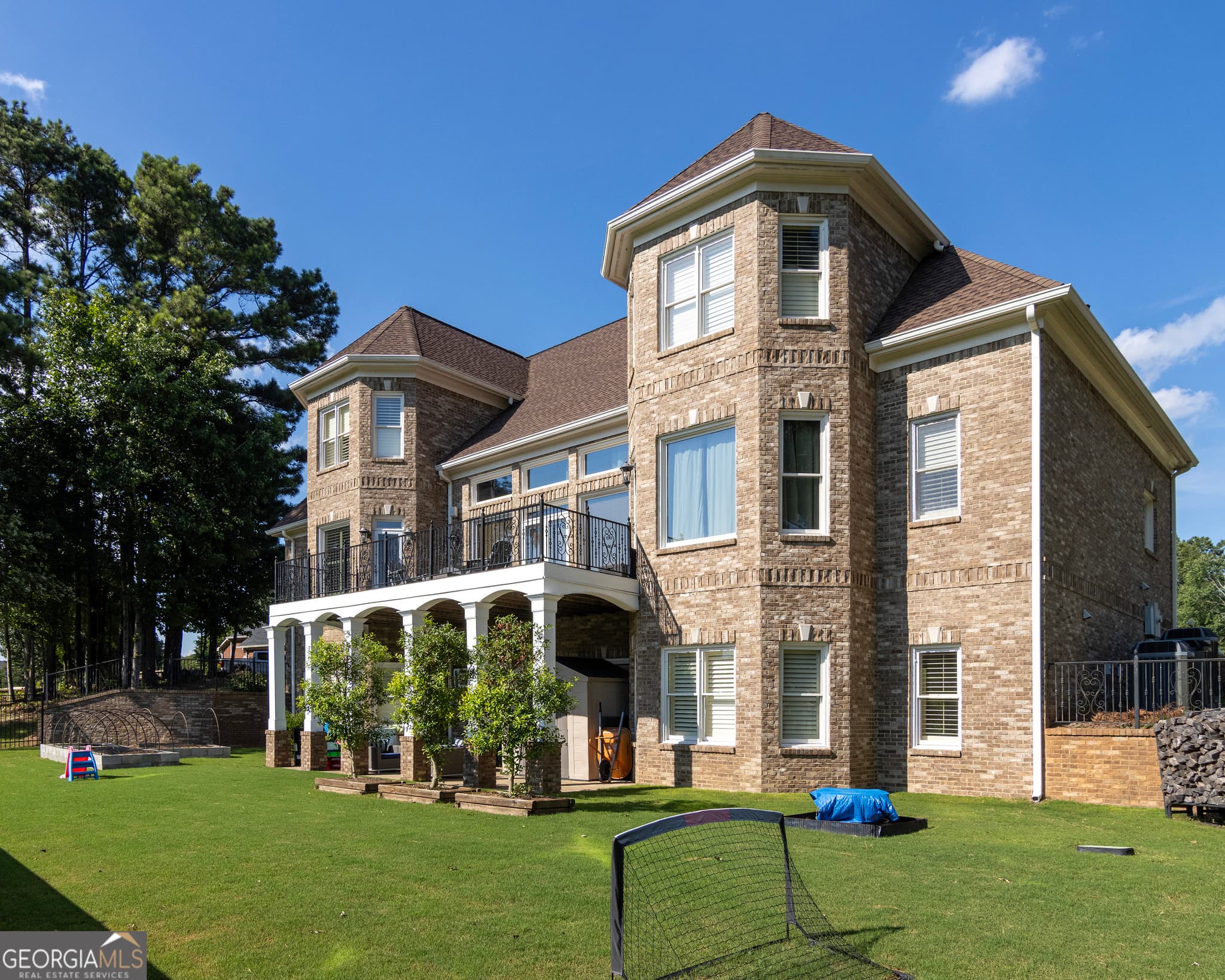 6 bedroom, 5 bathroom, 8,000 sq ft single family residence for sale at 105 Murfield Way, Carrollton, GA 30116 — photo 9