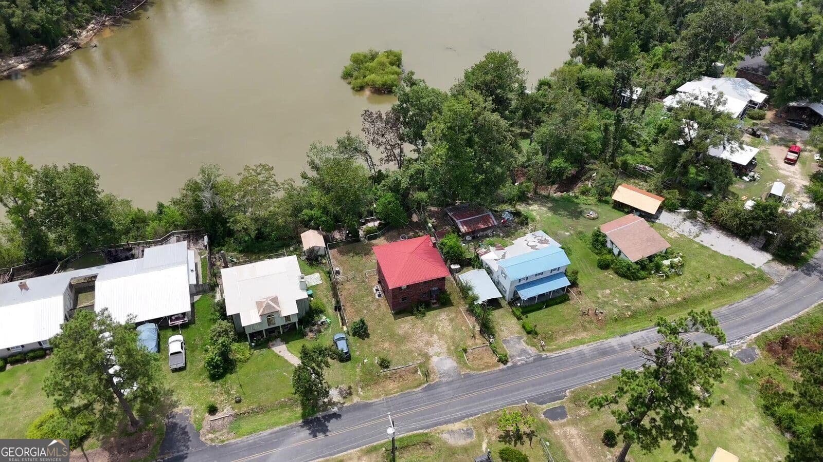 2 bedroom, 2 bathroom, 1,568 sq ft single family residence for sale at 674 McNatt Falls Road, Uvalda, GA 30473 — photo 5