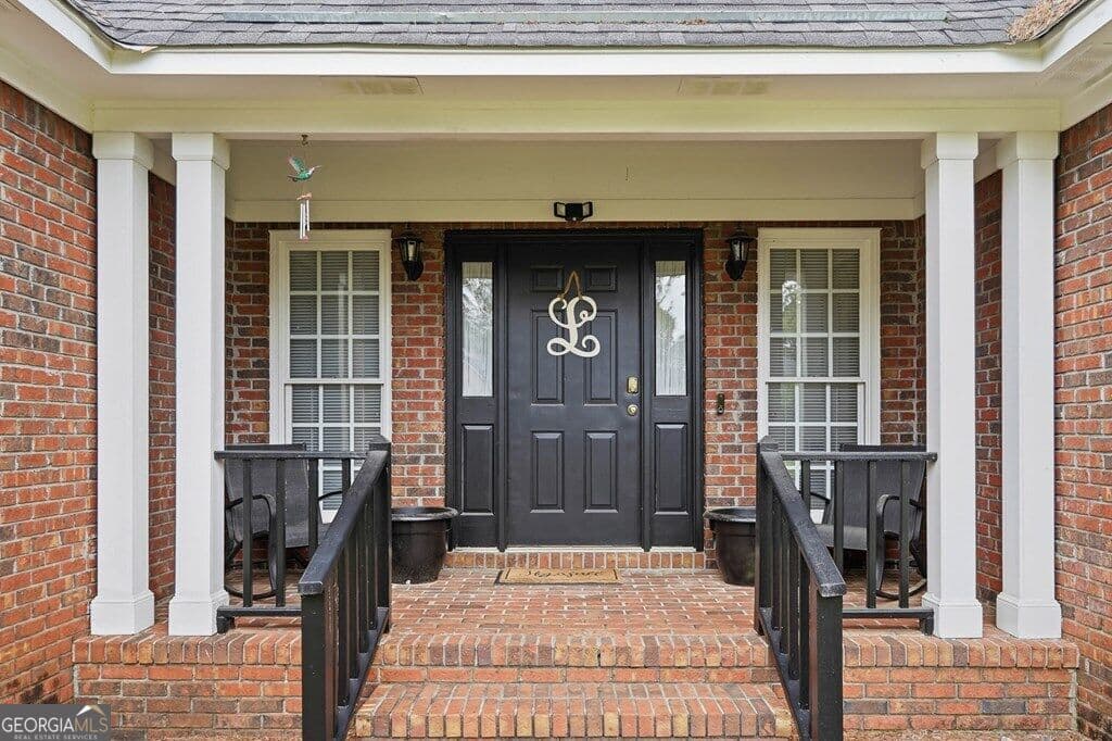 4 bedroom, 2 bathroom, 2,305 sq ft single family residence for sale at 2810 Doublegate Drive, Albany, GA 31721 — photo 2