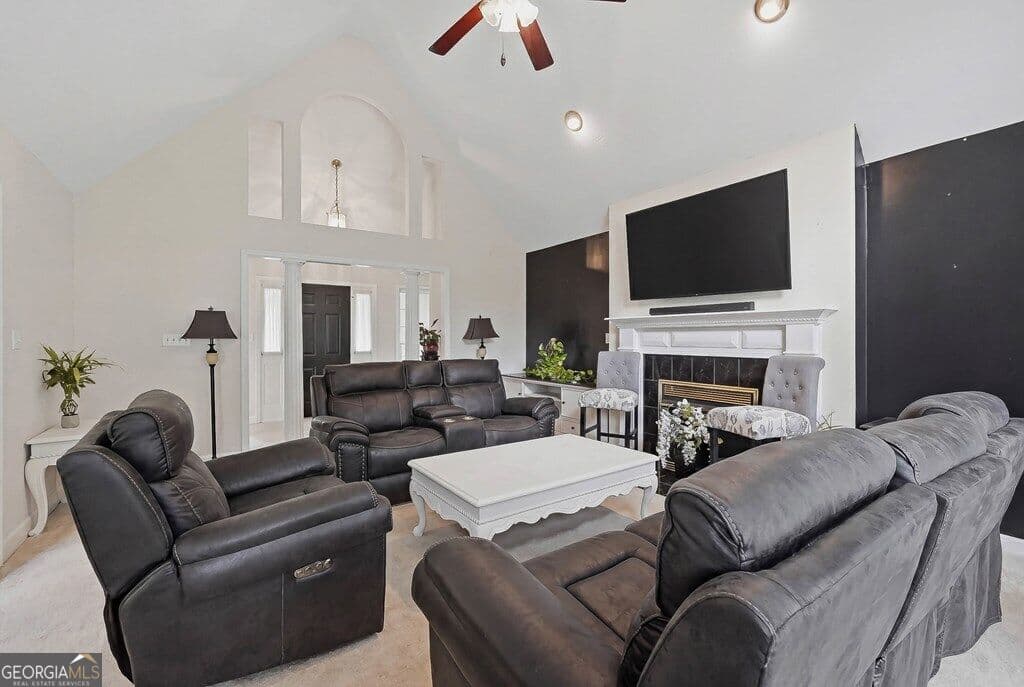 4 bedroom, 2 bathroom, 2,305 sq ft single family residence for sale at 2810 Doublegate Drive, Albany, GA 31721 — photo 4
