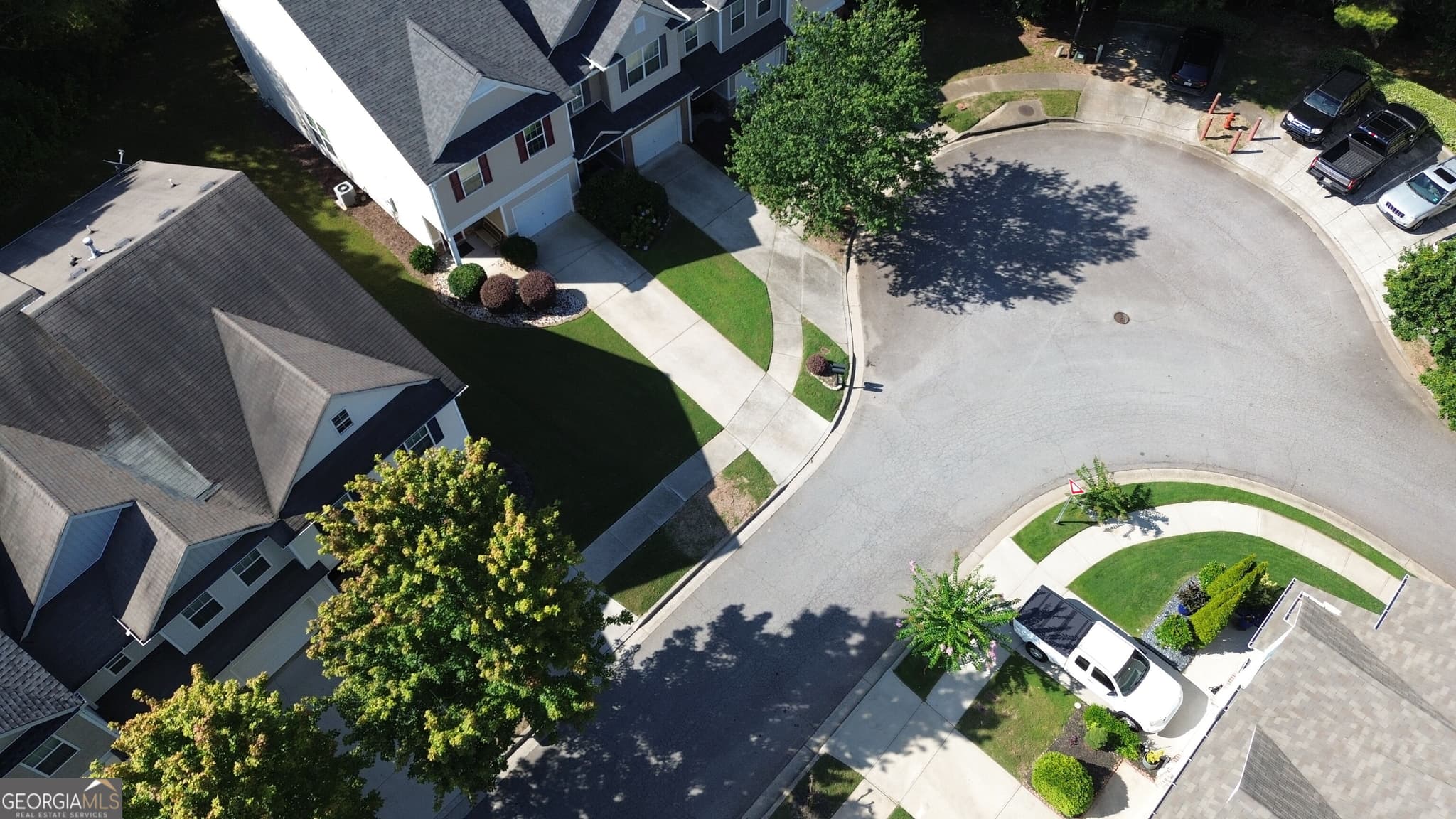 3 bedroom, 2.5 bathroom, 1,692 sq ft townhouse for sale at 4685 Beacon Ridge Lane C, Flowery Branch, GA 30542 — photo 3