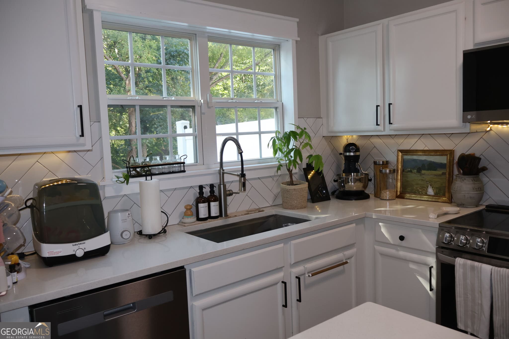 3 bedroom, 2.5 bathroom, 1,692 sq ft townhouse for sale at 4685 Beacon Ridge Lane C, Flowery Branch, GA 30542 — photo 9