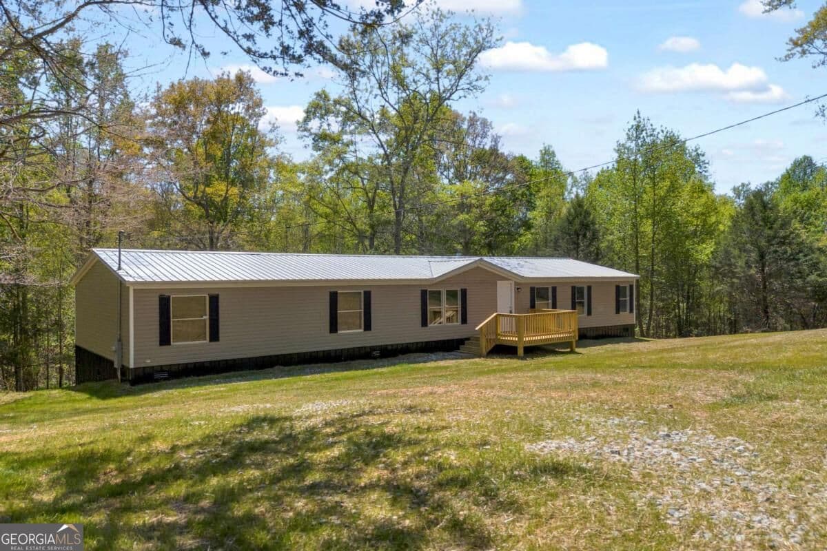 4 bedroom, 2 bathroom, 2,128 sq ft manufactured home,single family residence for sale at 1715 Faye Carey Road, Danielsville, GA 30633 — photo 4