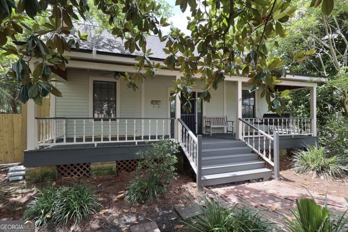 2 bedroom, 1 bathroom single family residence for sale at 417 Central Place, Valdosta, GA 31601 — photo 3