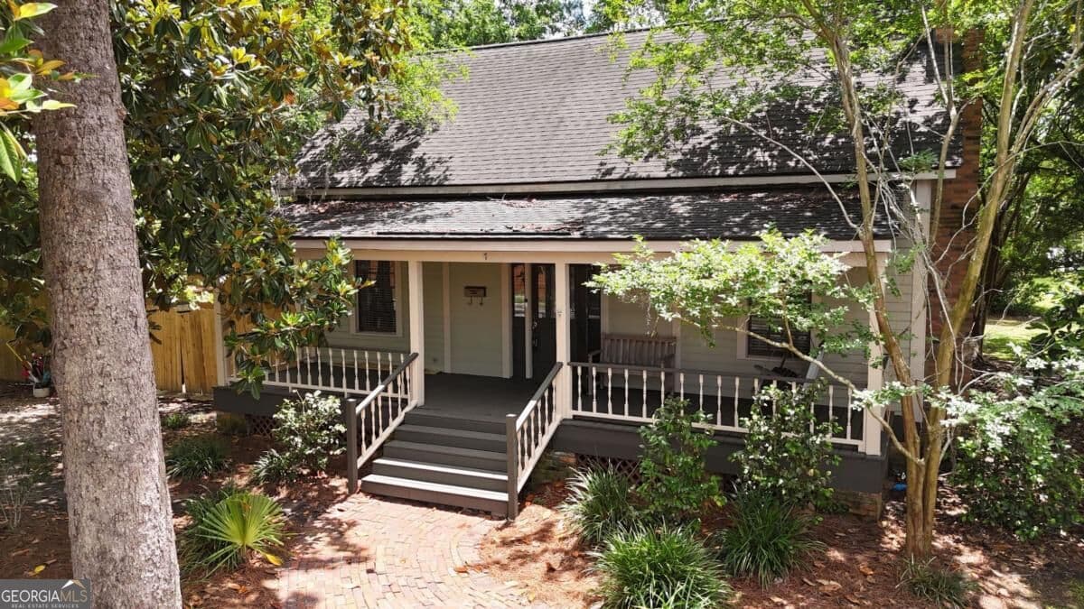 2 bedroom, 1 bathroom single family residence for sale at 417 Central Place, Valdosta, GA 31601