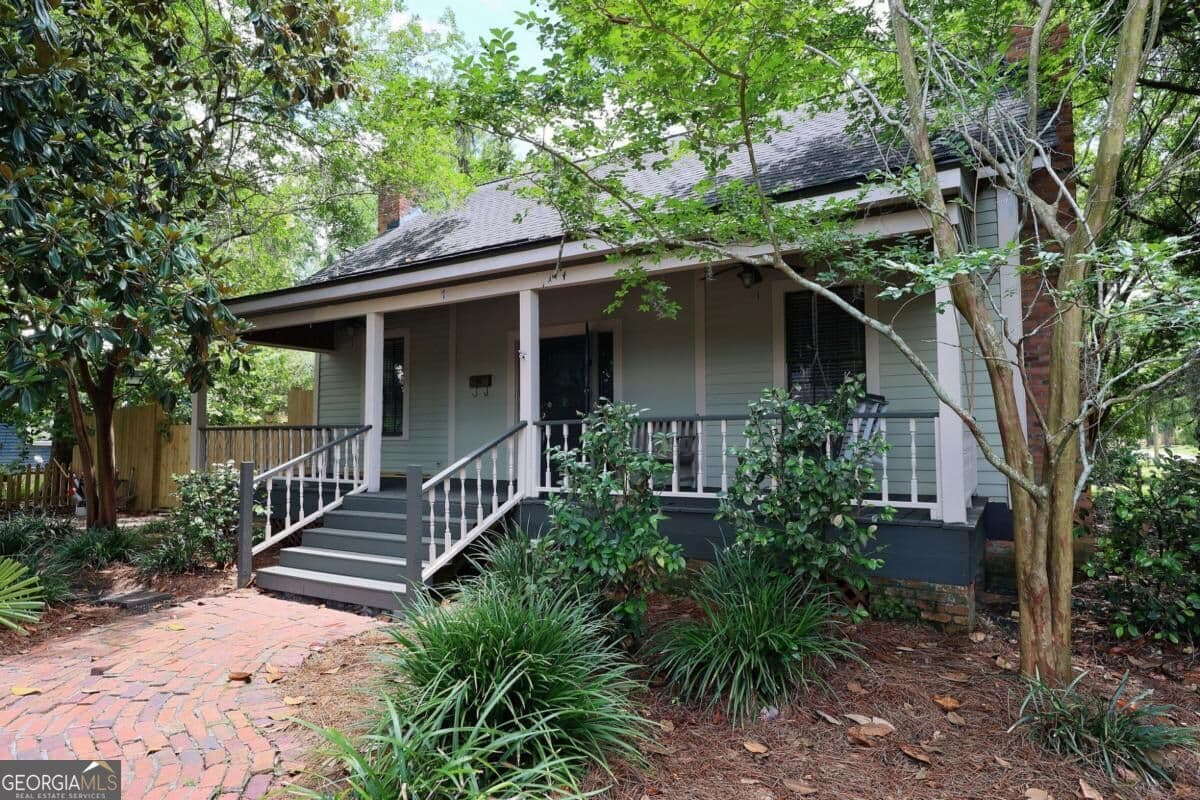 2 bedroom, 1 bathroom single family residence for sale at 417 Central Place, Valdosta, GA 31601 — photo 4