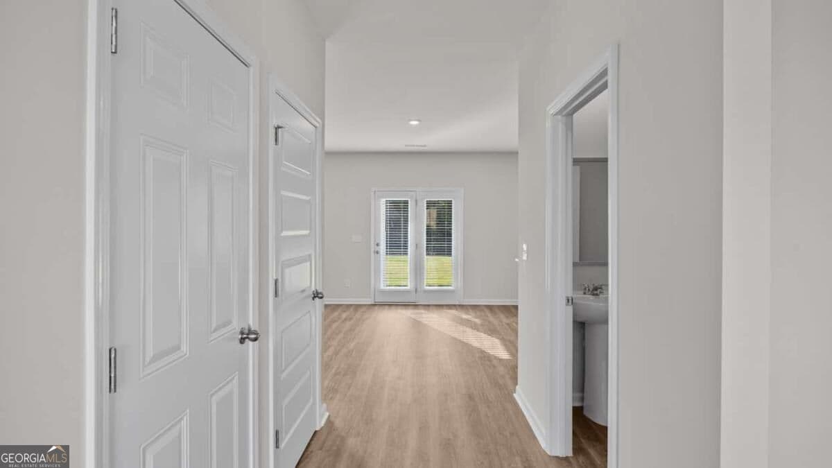 4 bedroom, 2.5 bathroom single family residence for sale at 139 White Spruce Way, Newnan, GA 30265 — photo 2